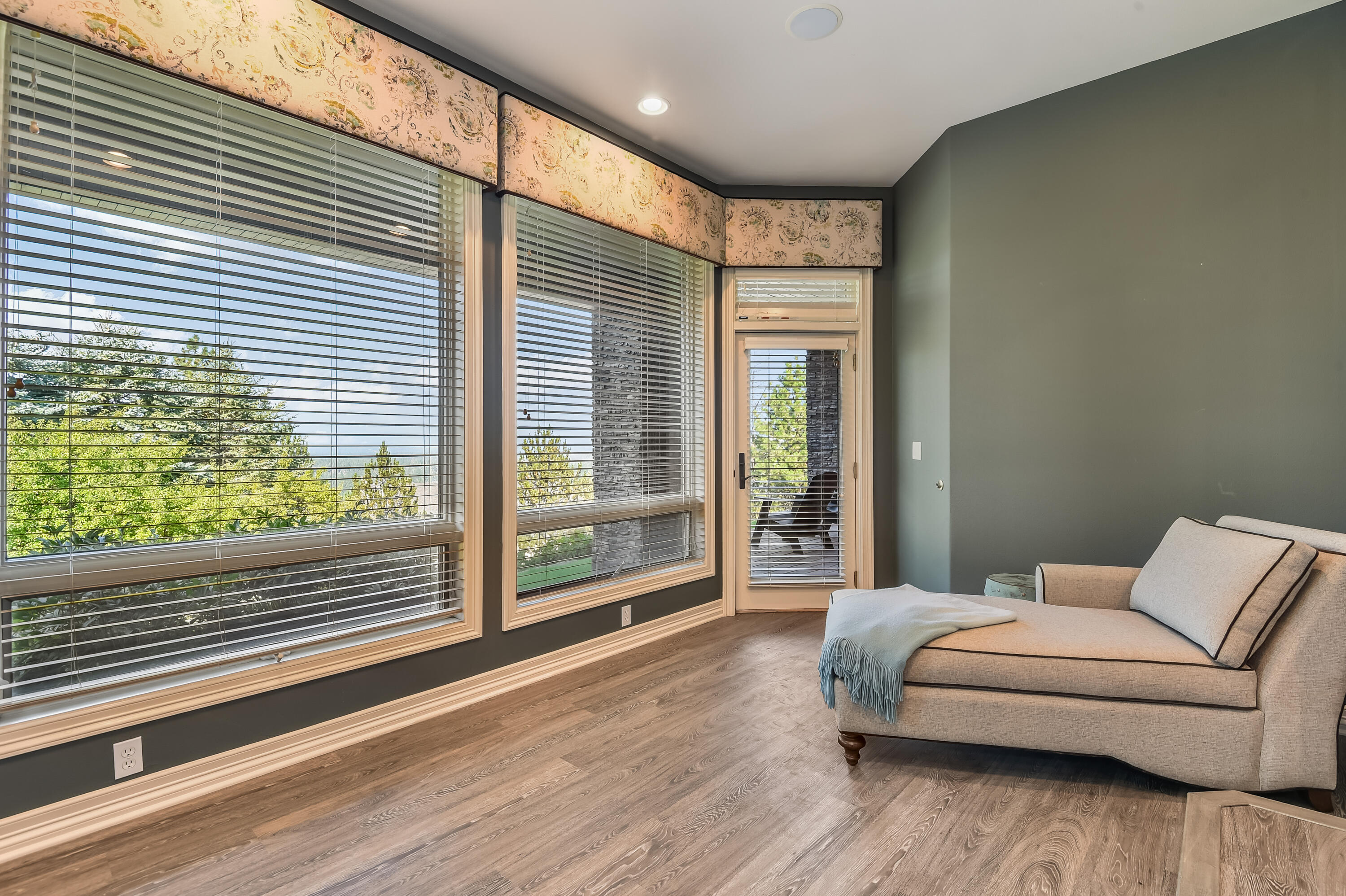 2806 NW Nightfall Circle