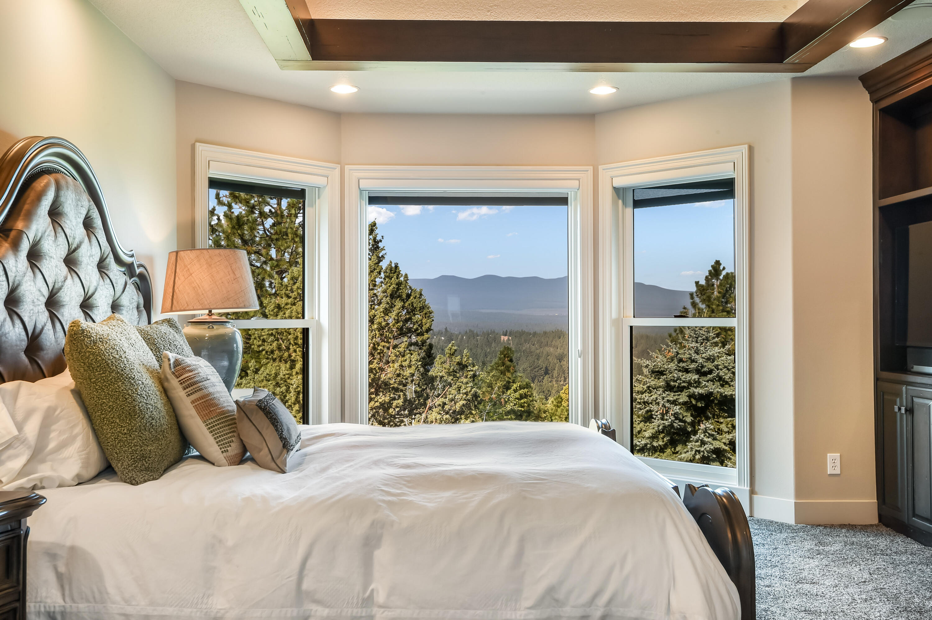 2806 NW Nightfall Circle