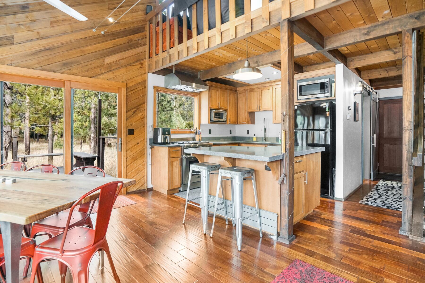 17704 Plover Lane, 16