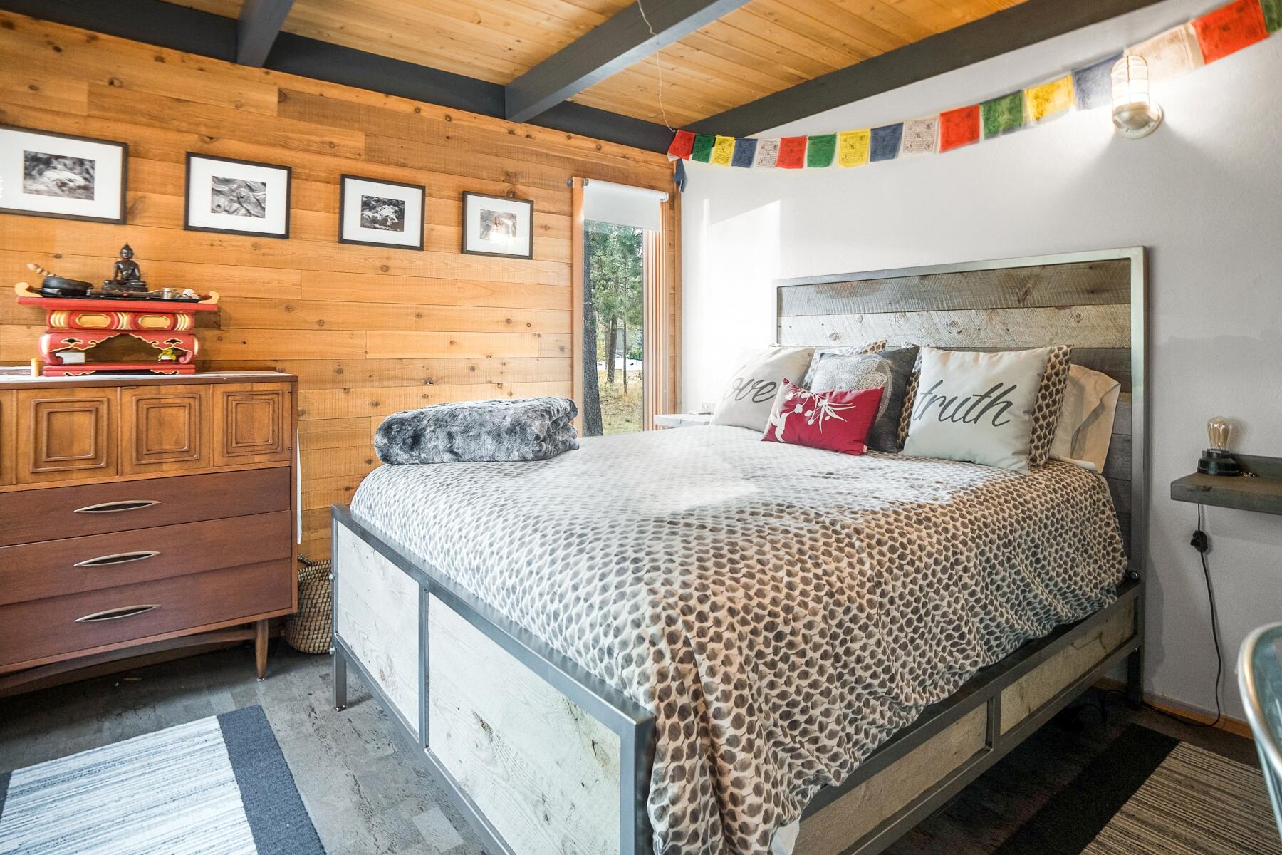 17704 Plover Lane, 16