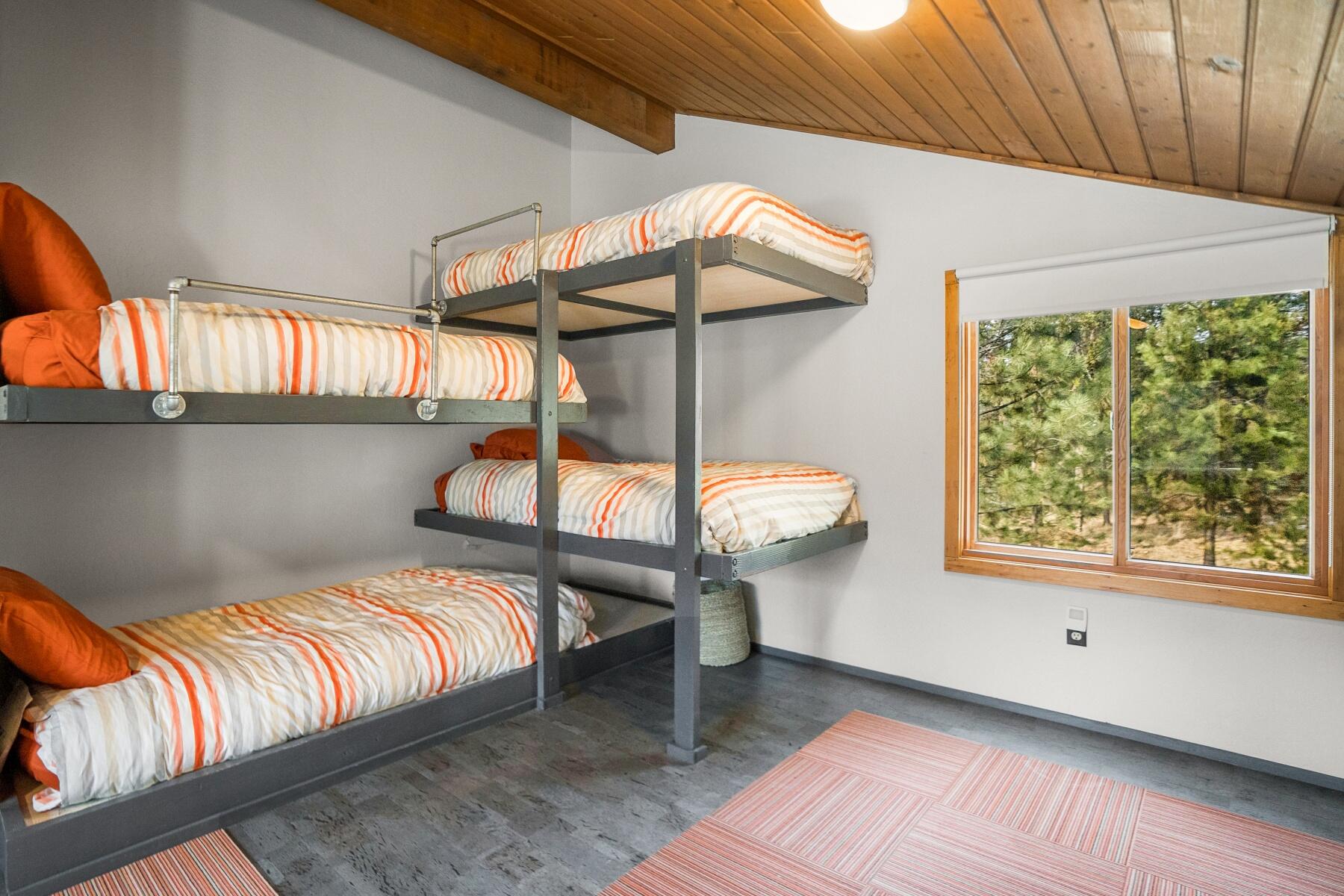 17704 Plover Lane, 16