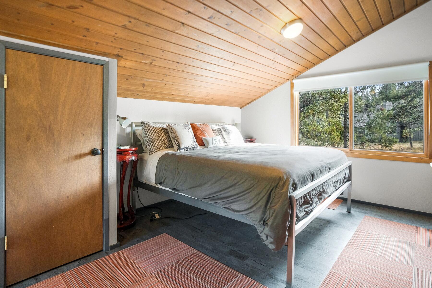 17704 Plover Lane, 16