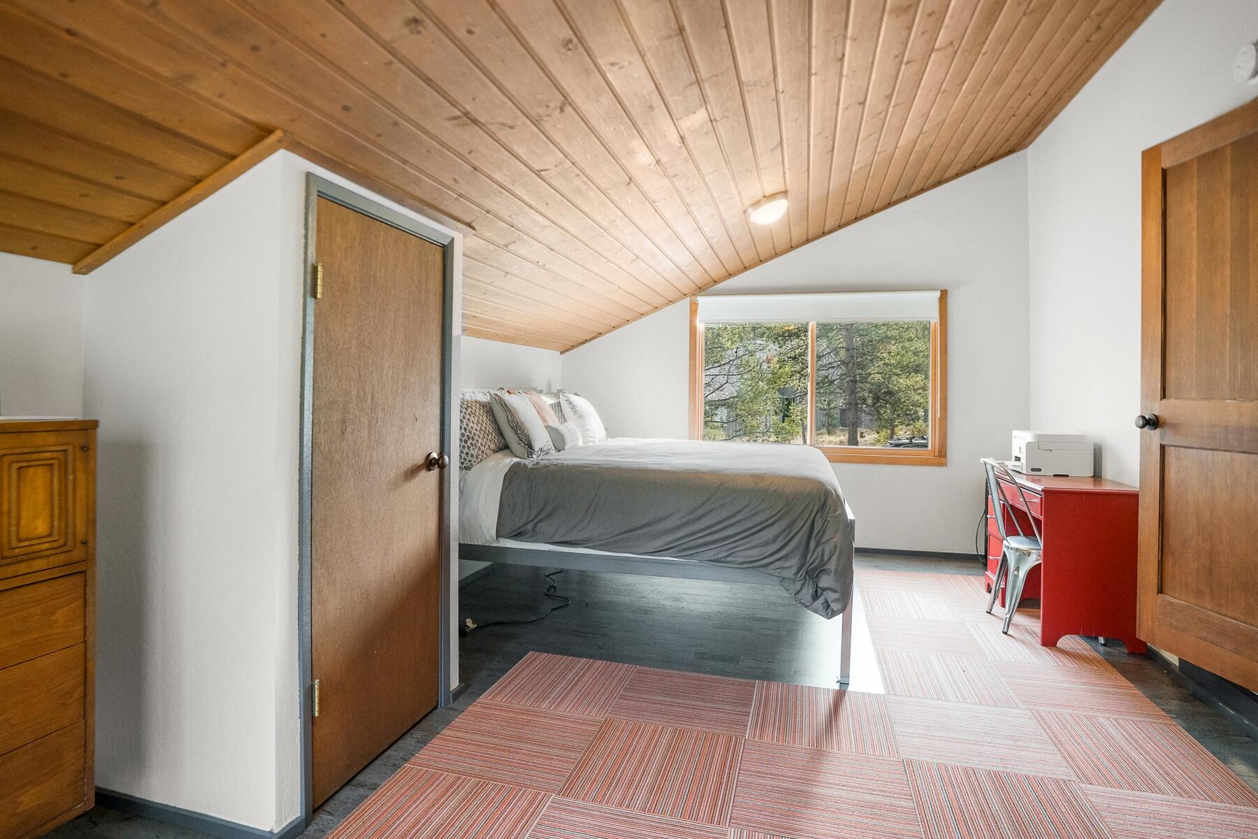 17704 Plover Lane, 16