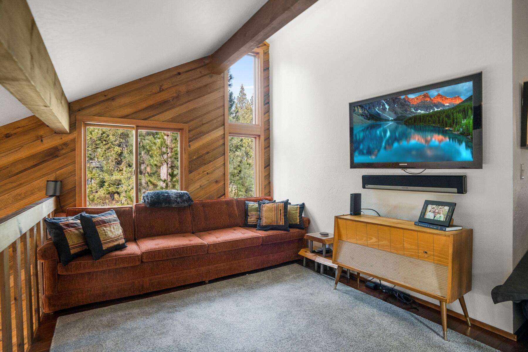 17704 Plover Lane, 16