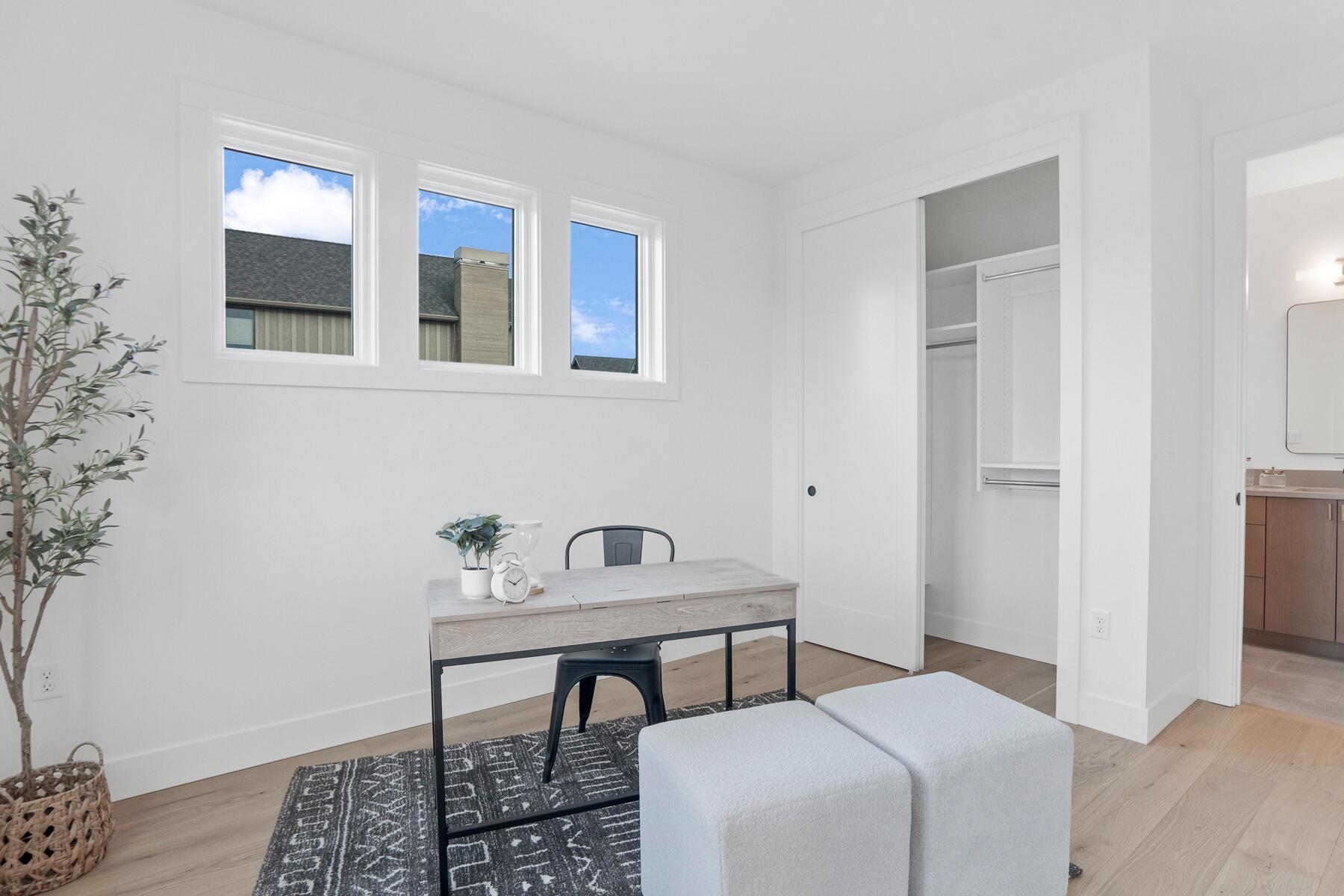 61297 McRoberts Lane, 33