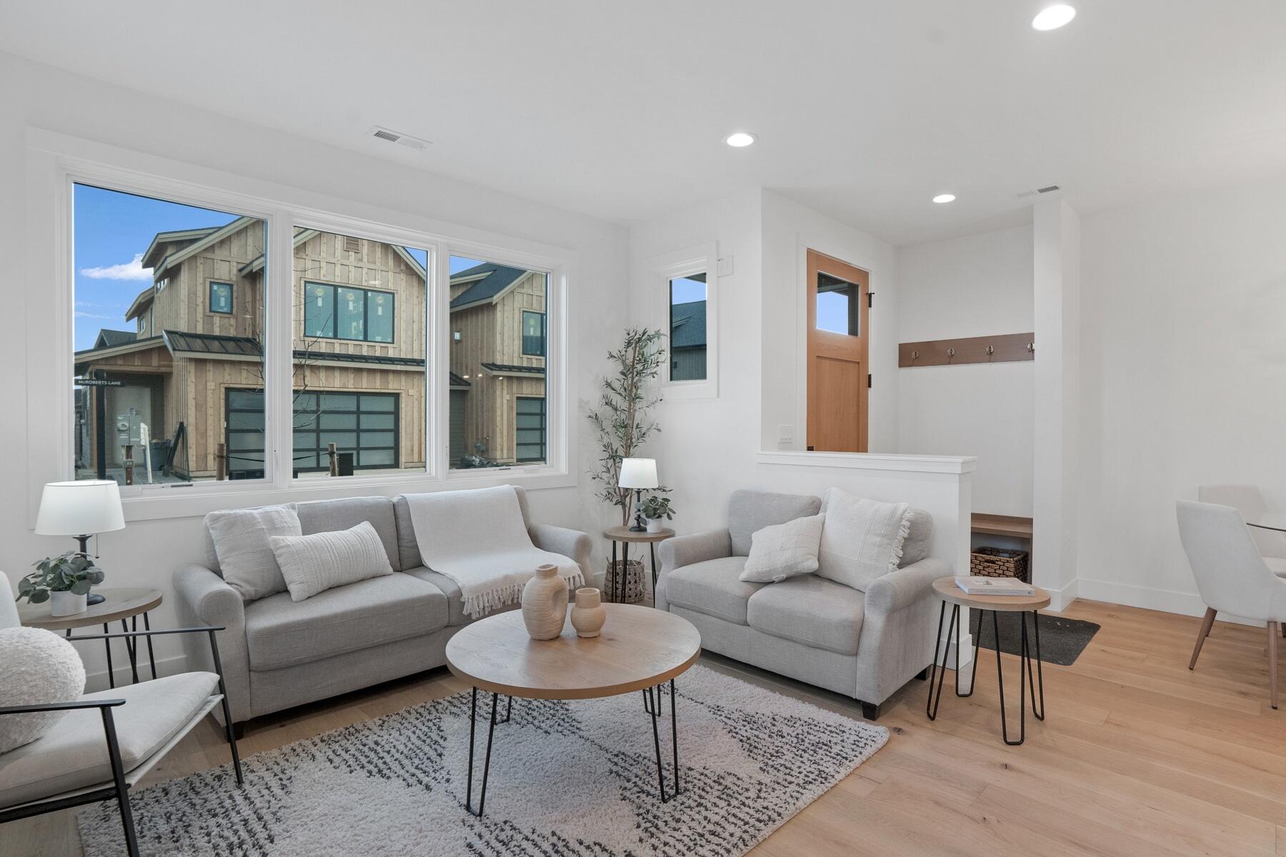 61297 McRoberts Lane, 33