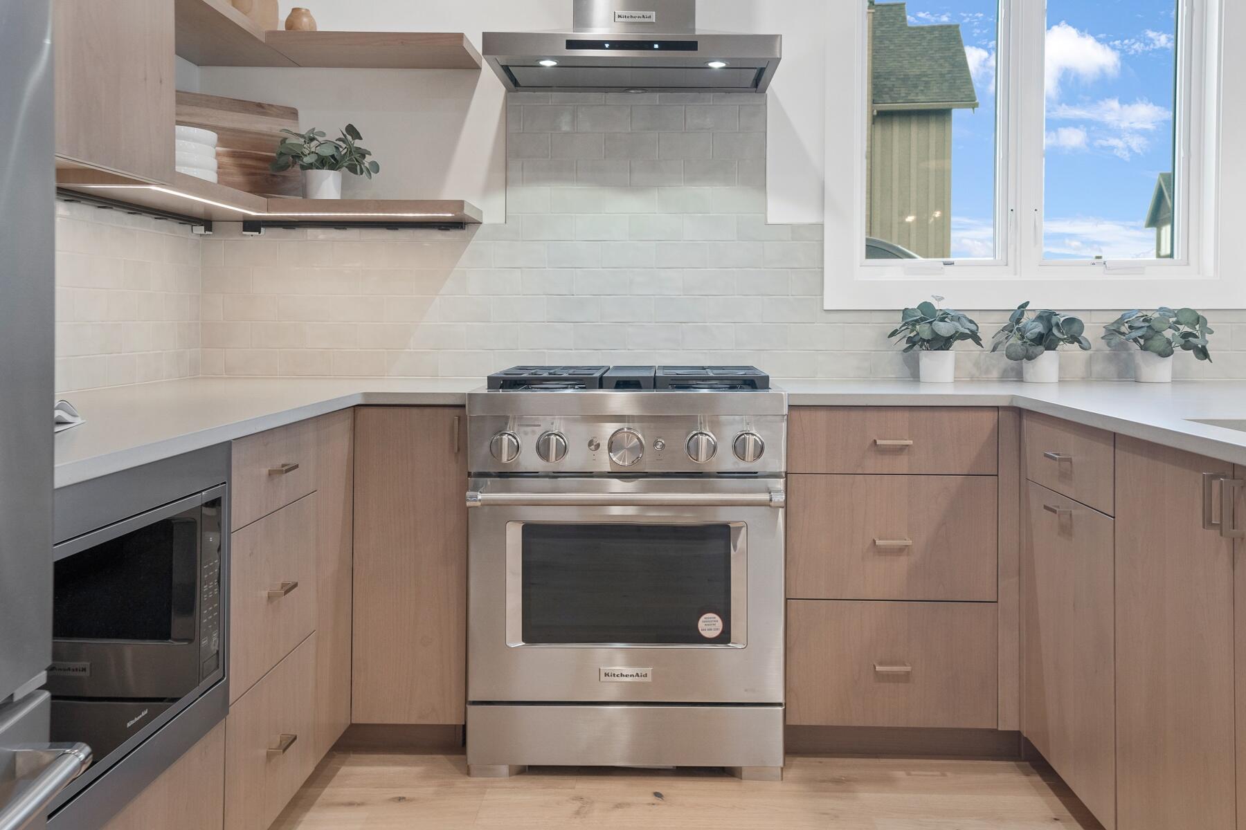 61297 McRoberts Lane, 33