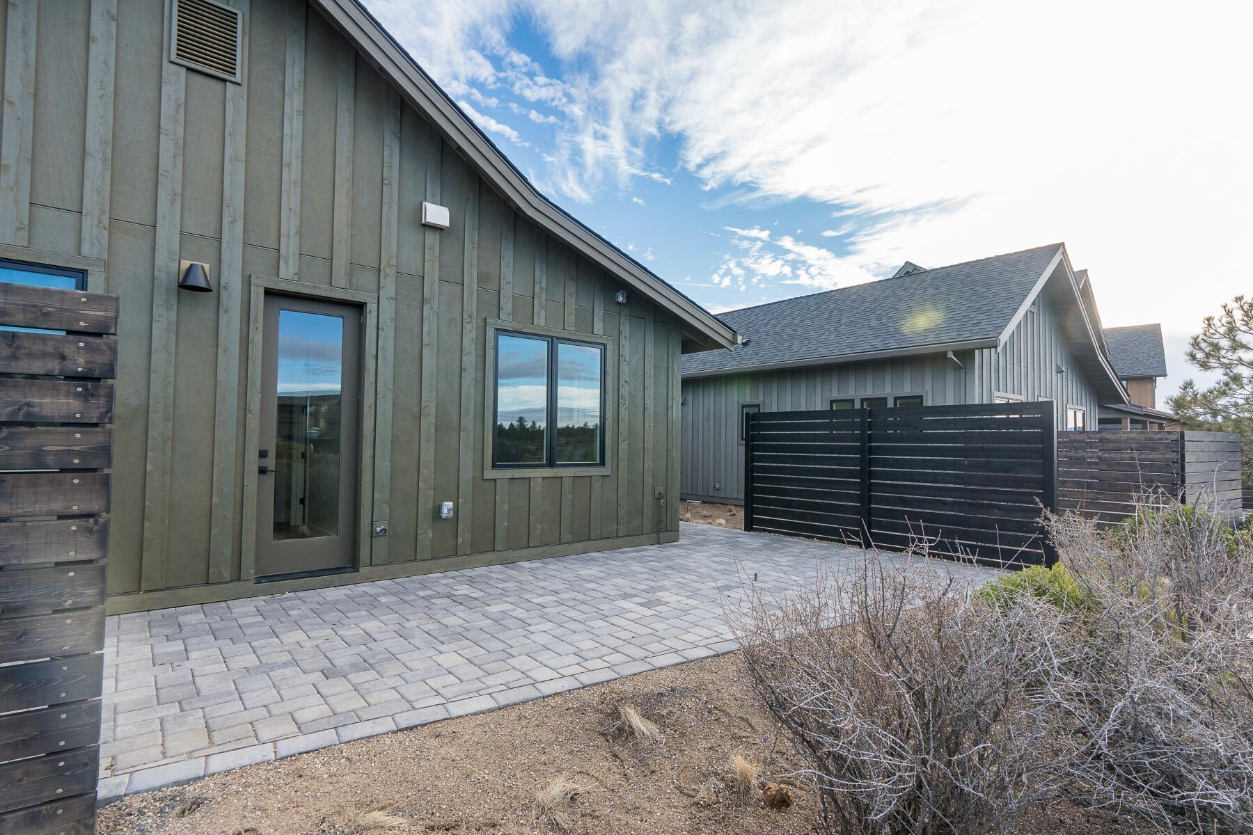 61297 McRoberts Lane, 33