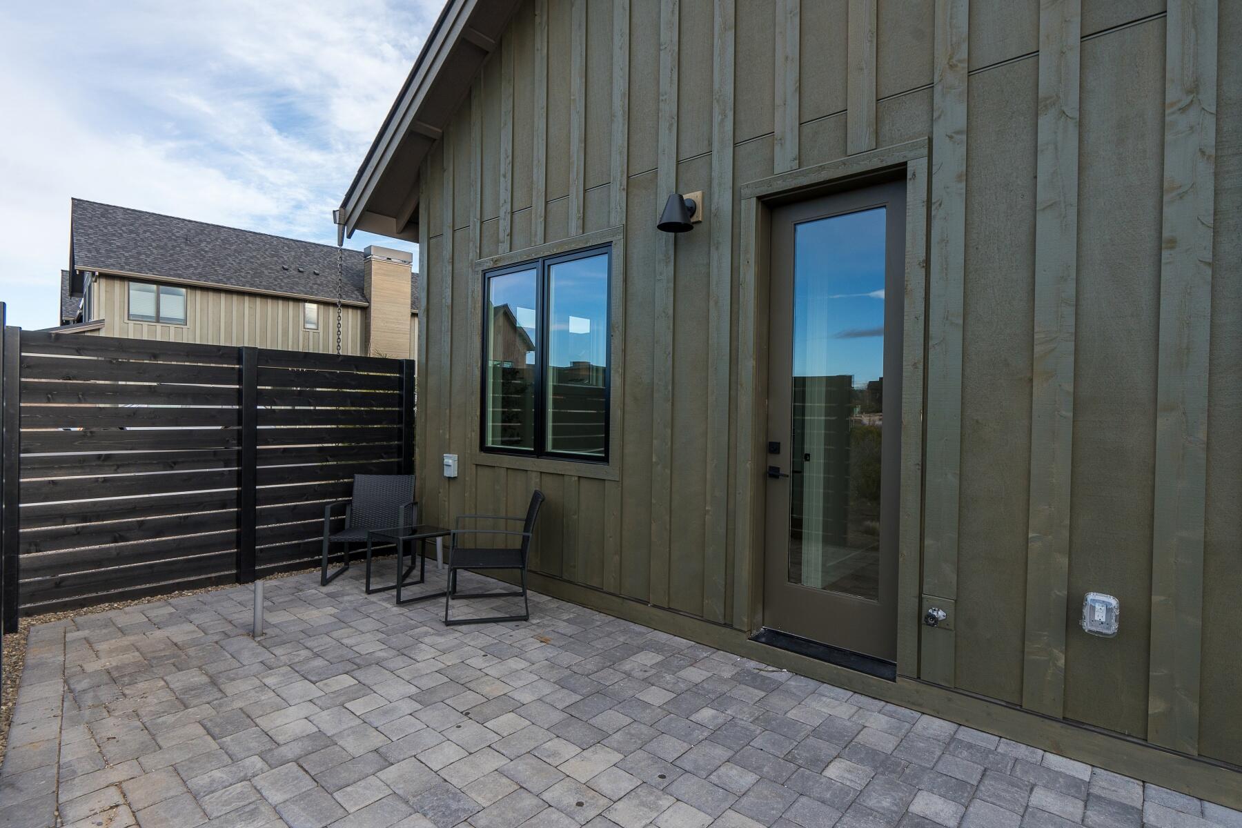 61297 McRoberts Lane, 33