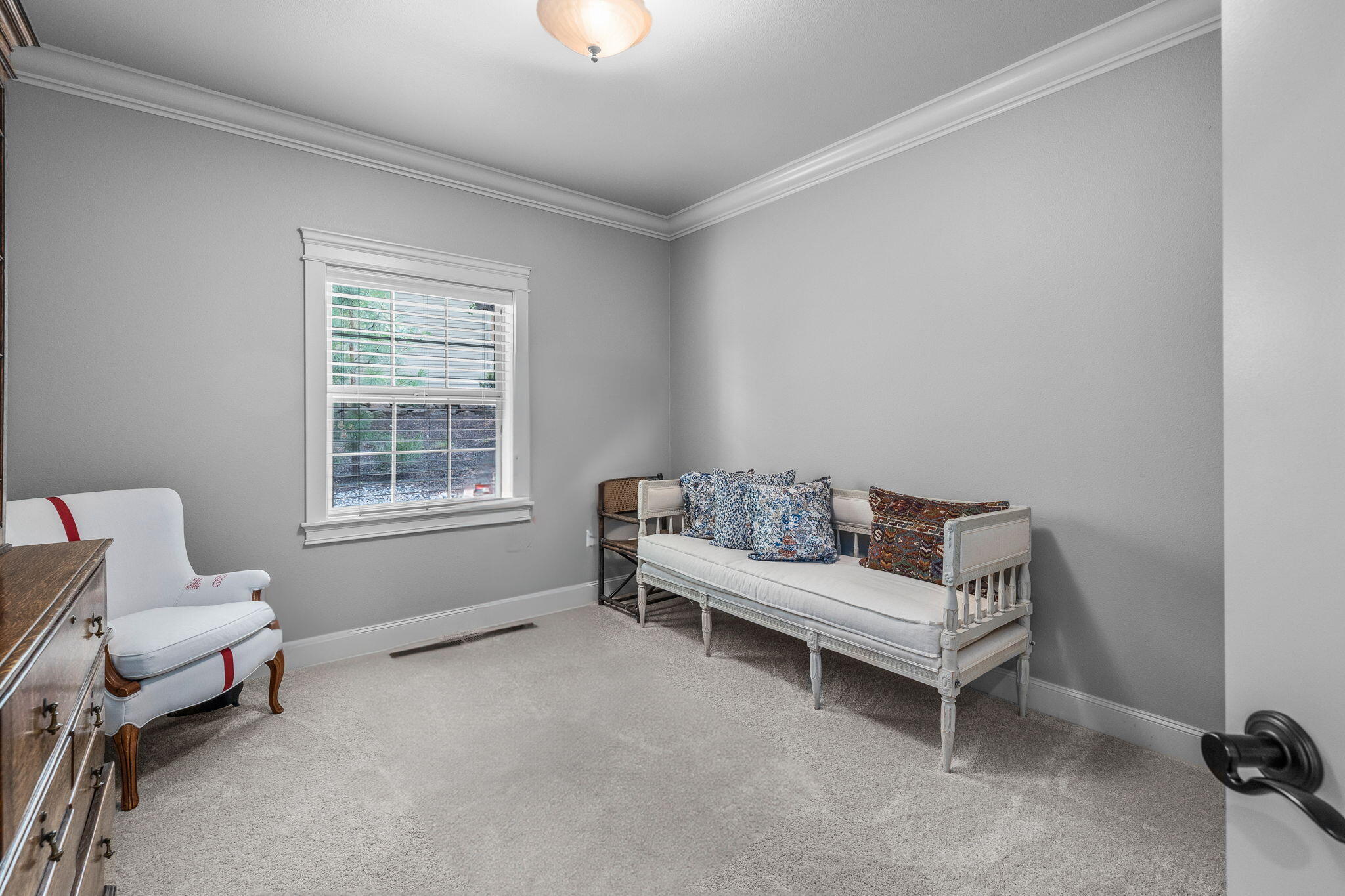 61305 Tam McArthur Loop