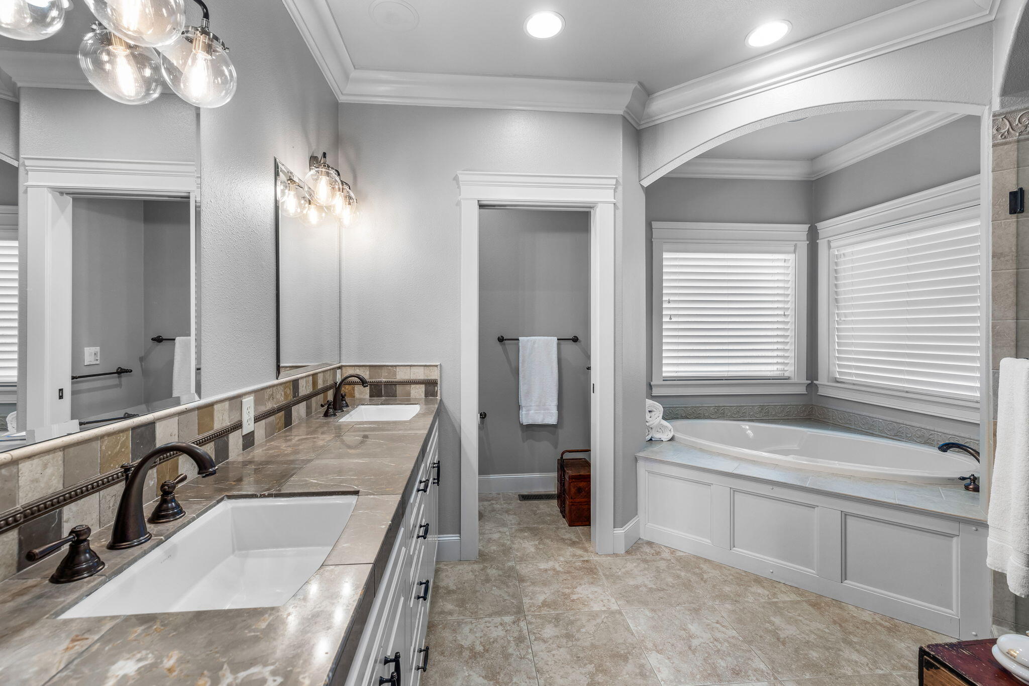 61305 Tam McArthur Loop