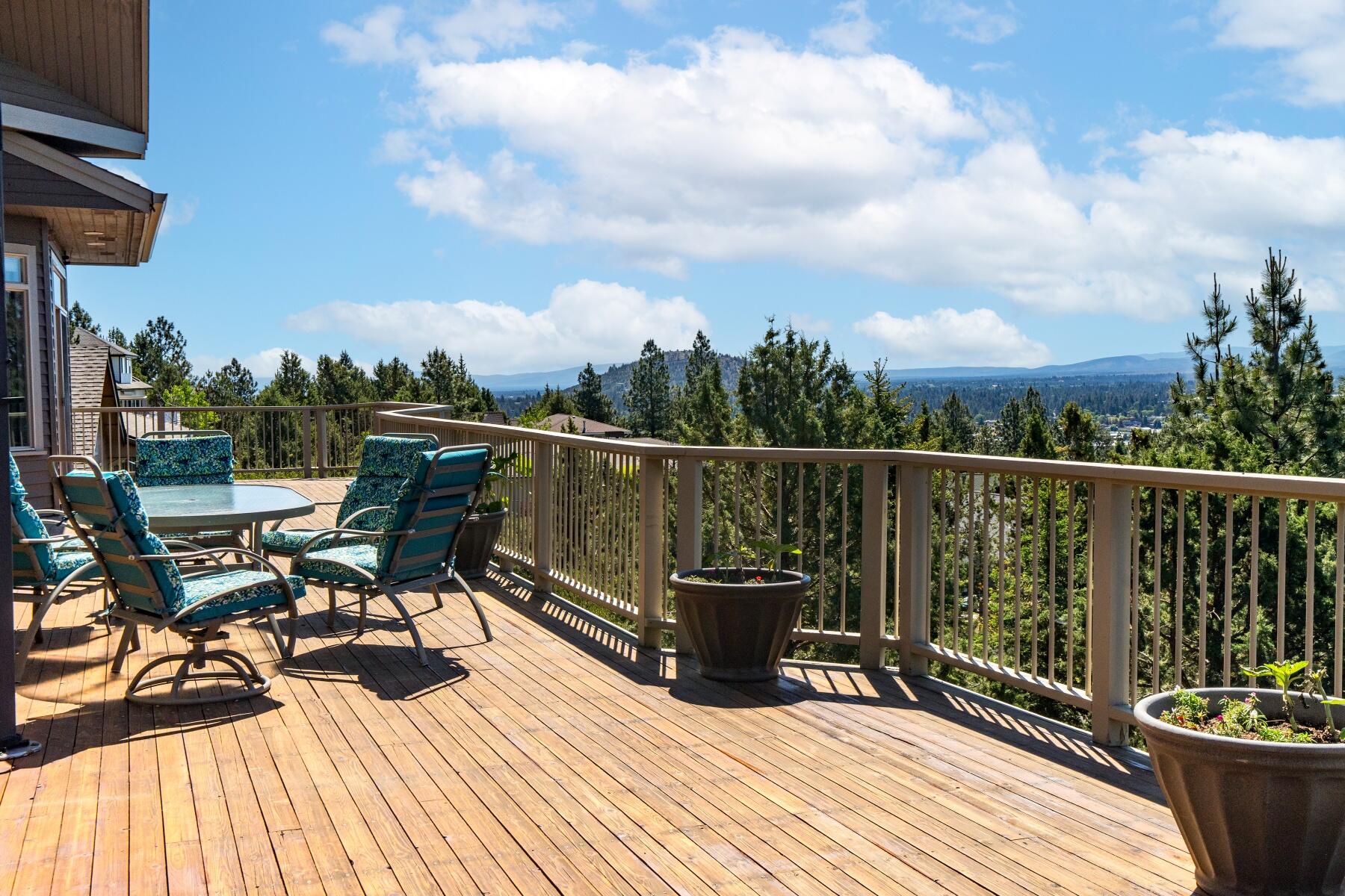 833 NW Stonepine Drive