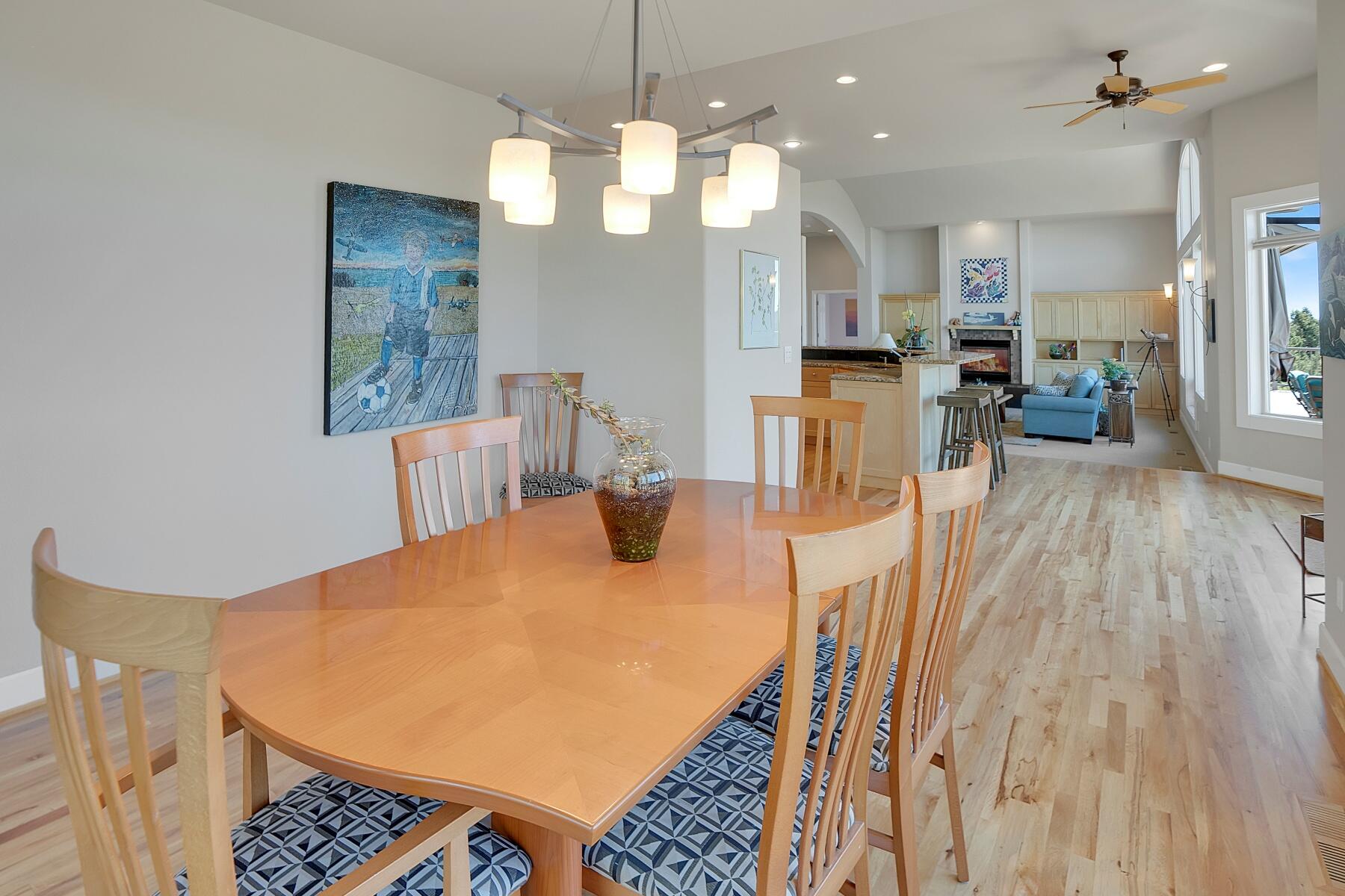 833 NW Stonepine Drive