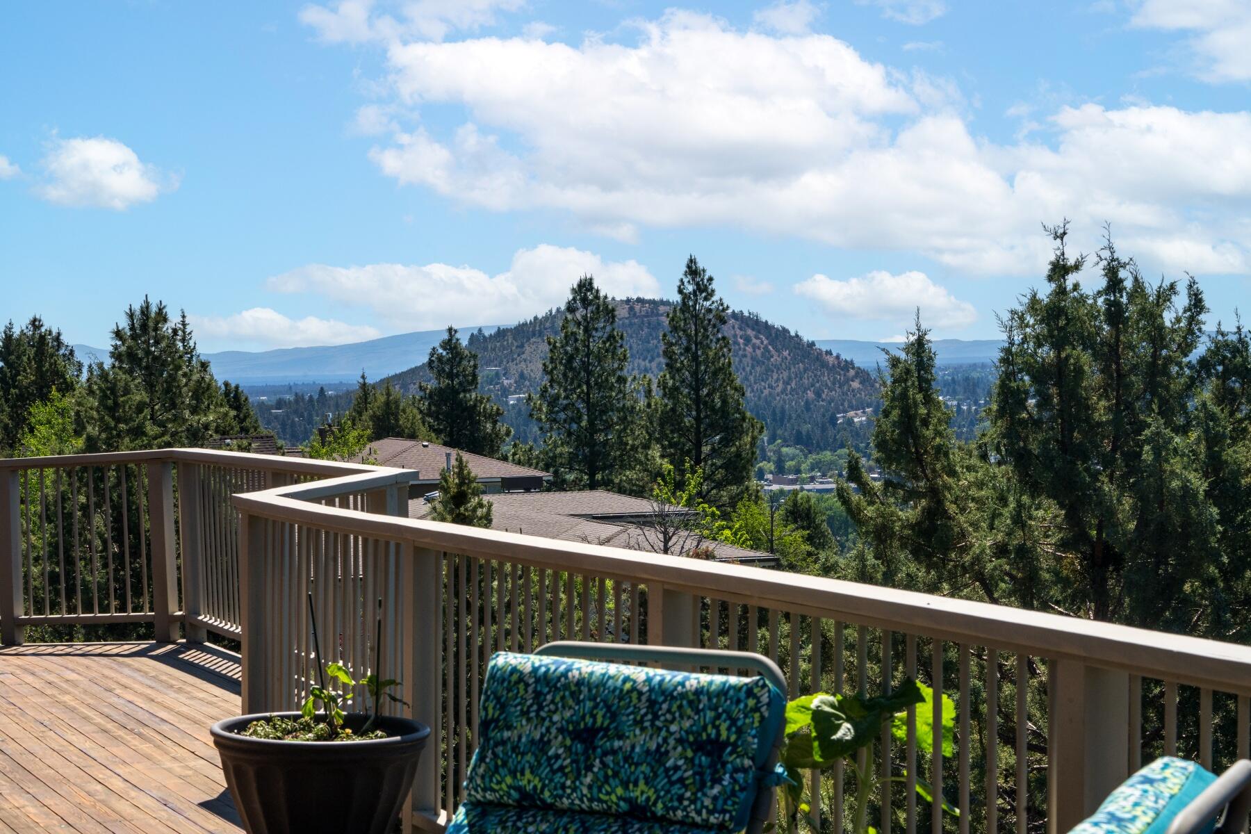 833 NW Stonepine Drive