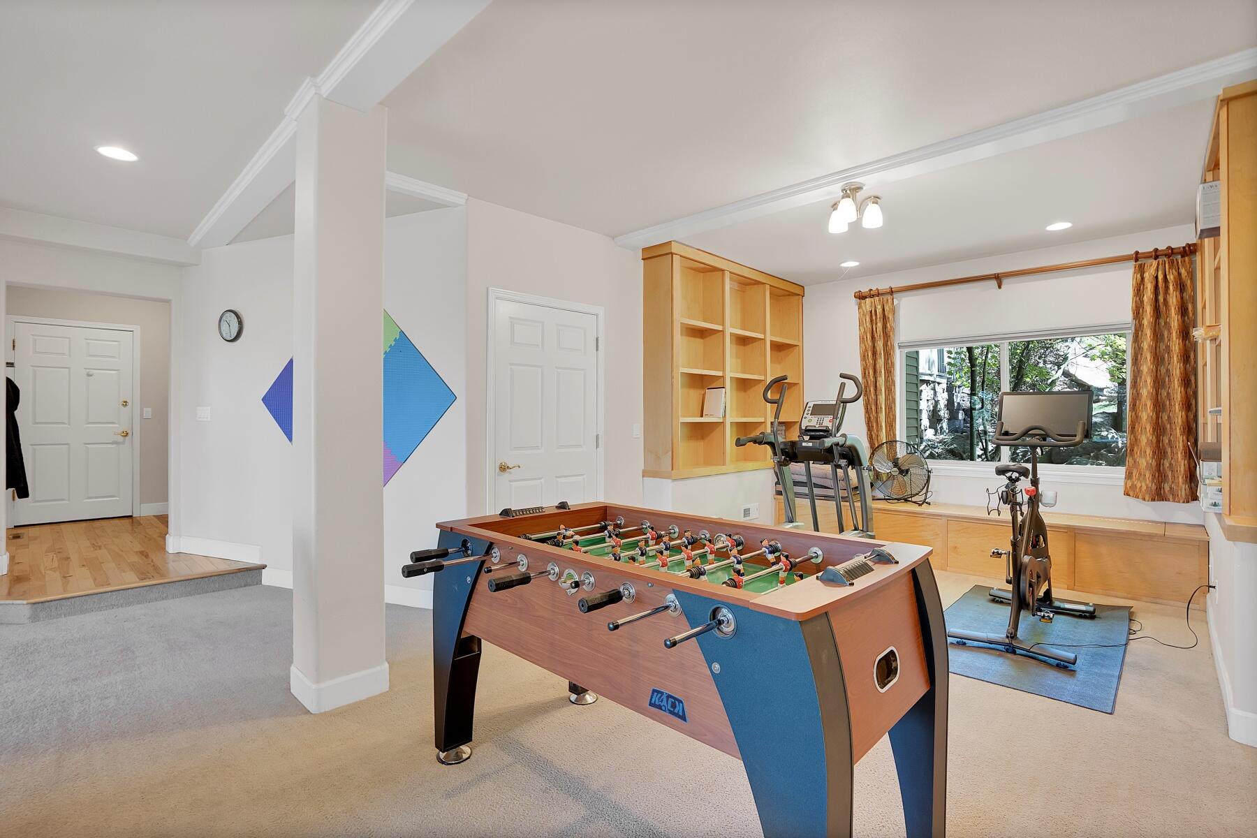 833 NW Stonepine Drive