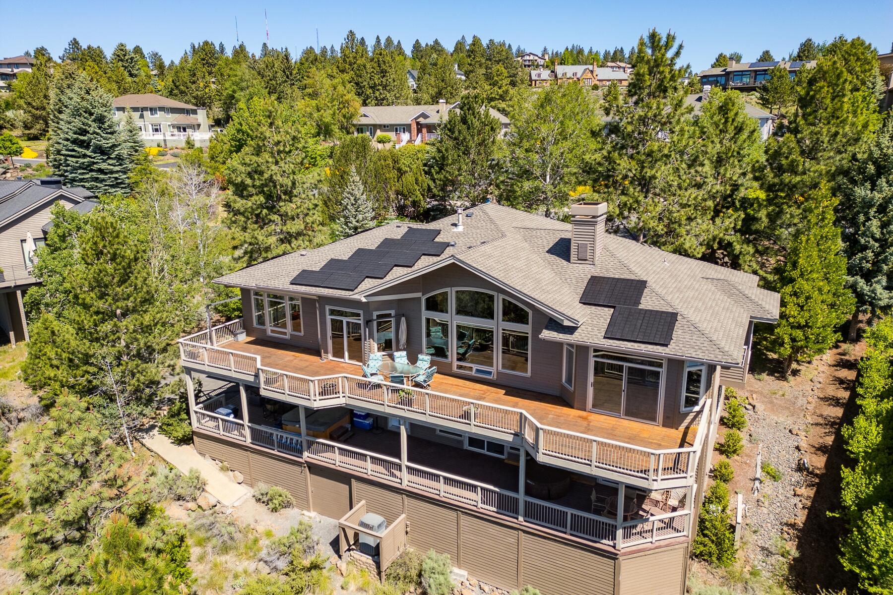 833 NW Stonepine Drive