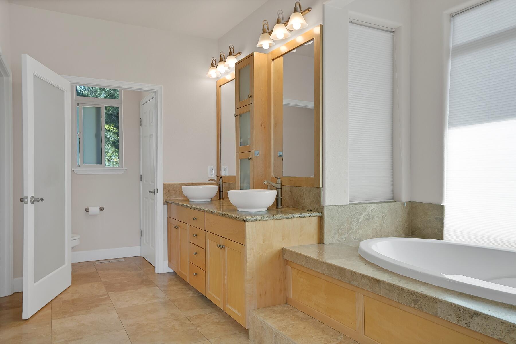 833 NW Stonepine Drive