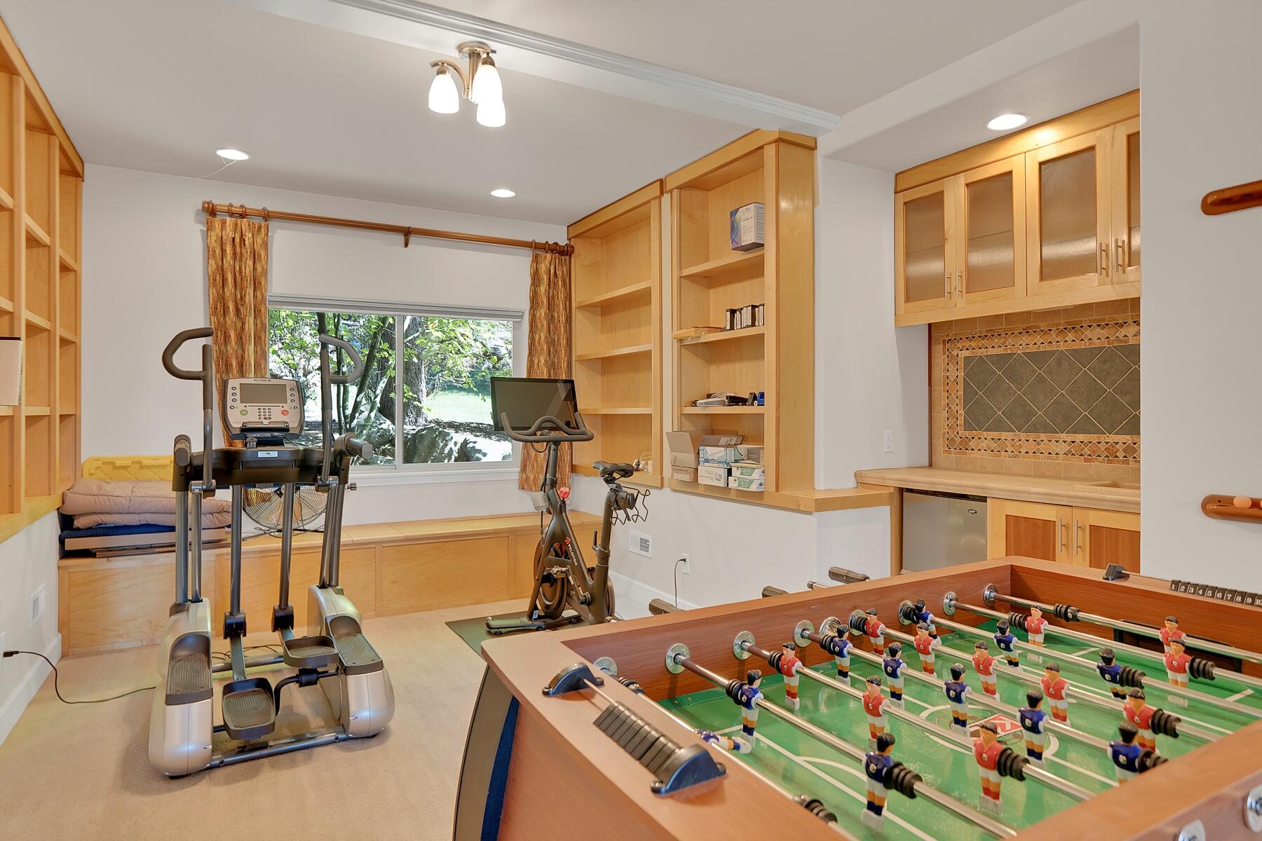 833 NW Stonepine Drive