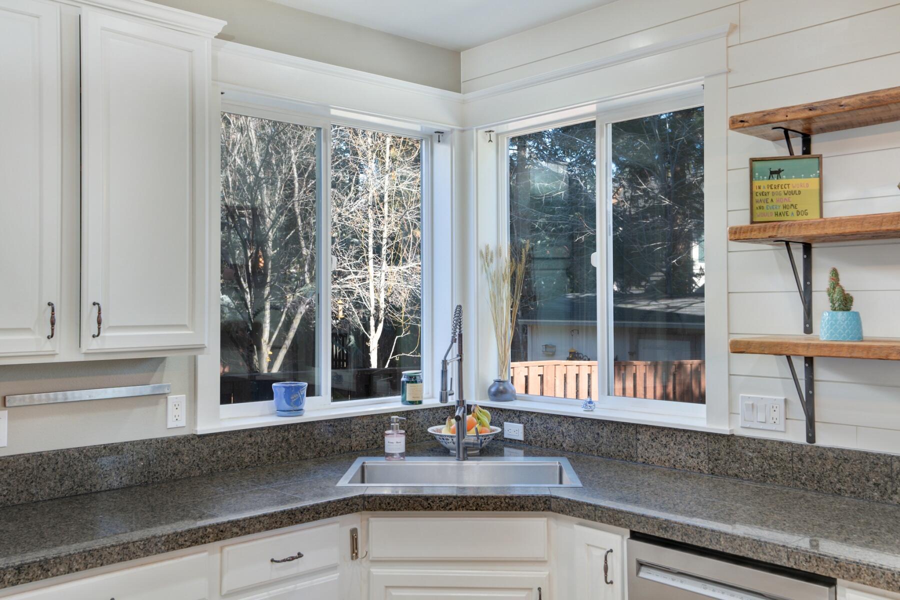 60968 Snowberry Place