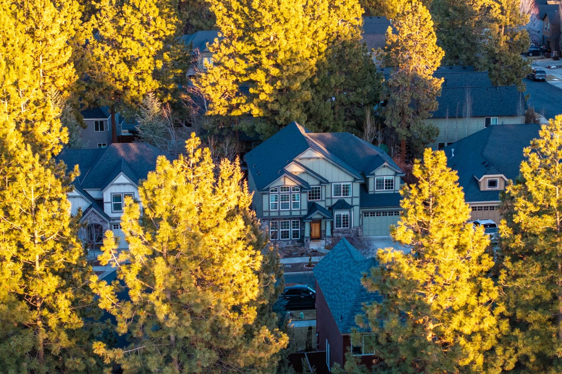 60968 Snowberry Place