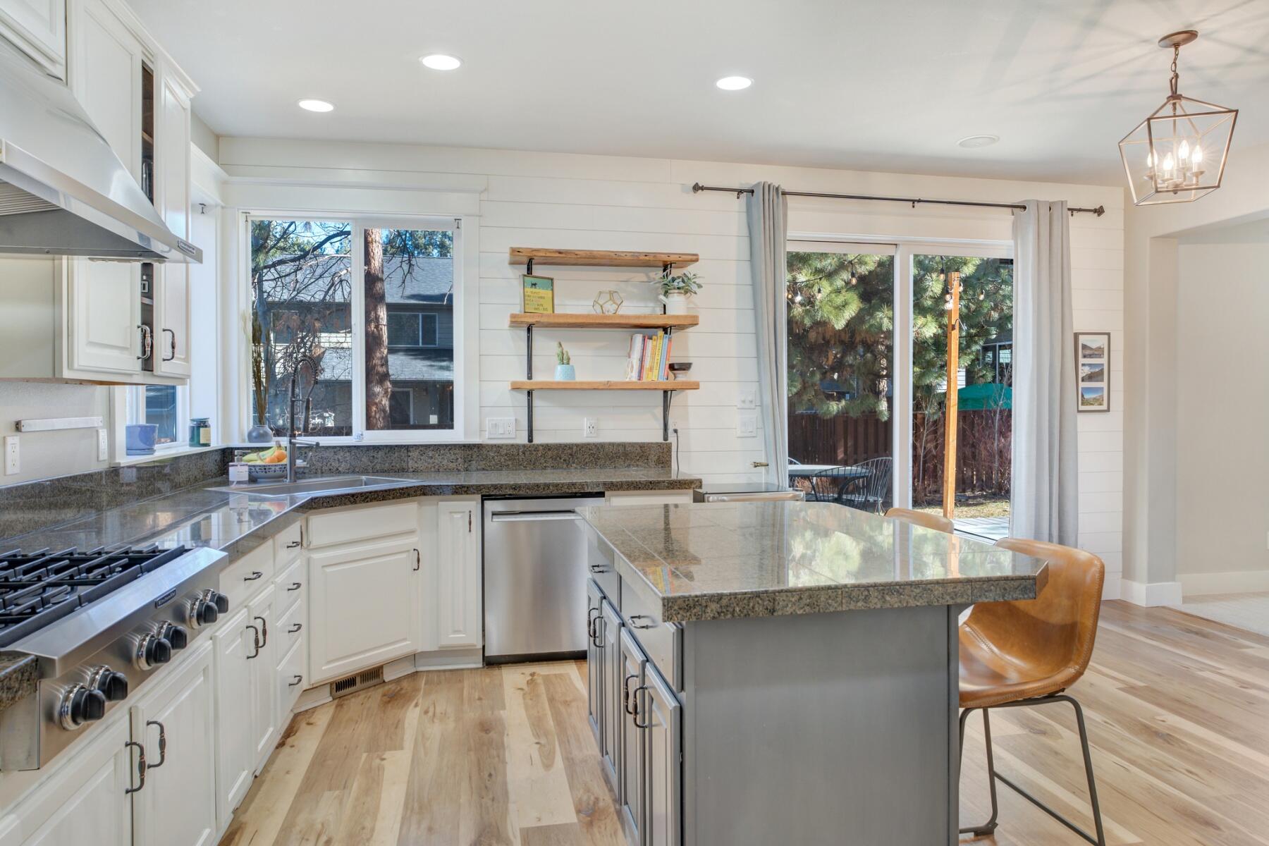 60968 Snowberry Place