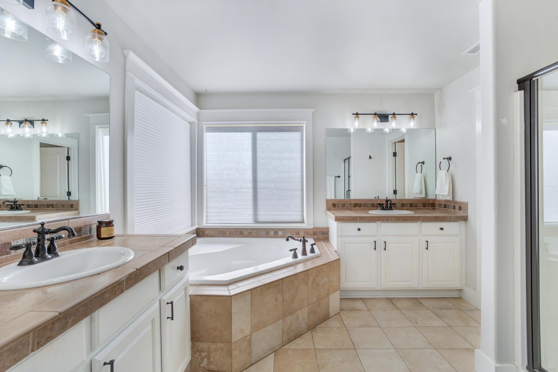 60968 Snowberry Place