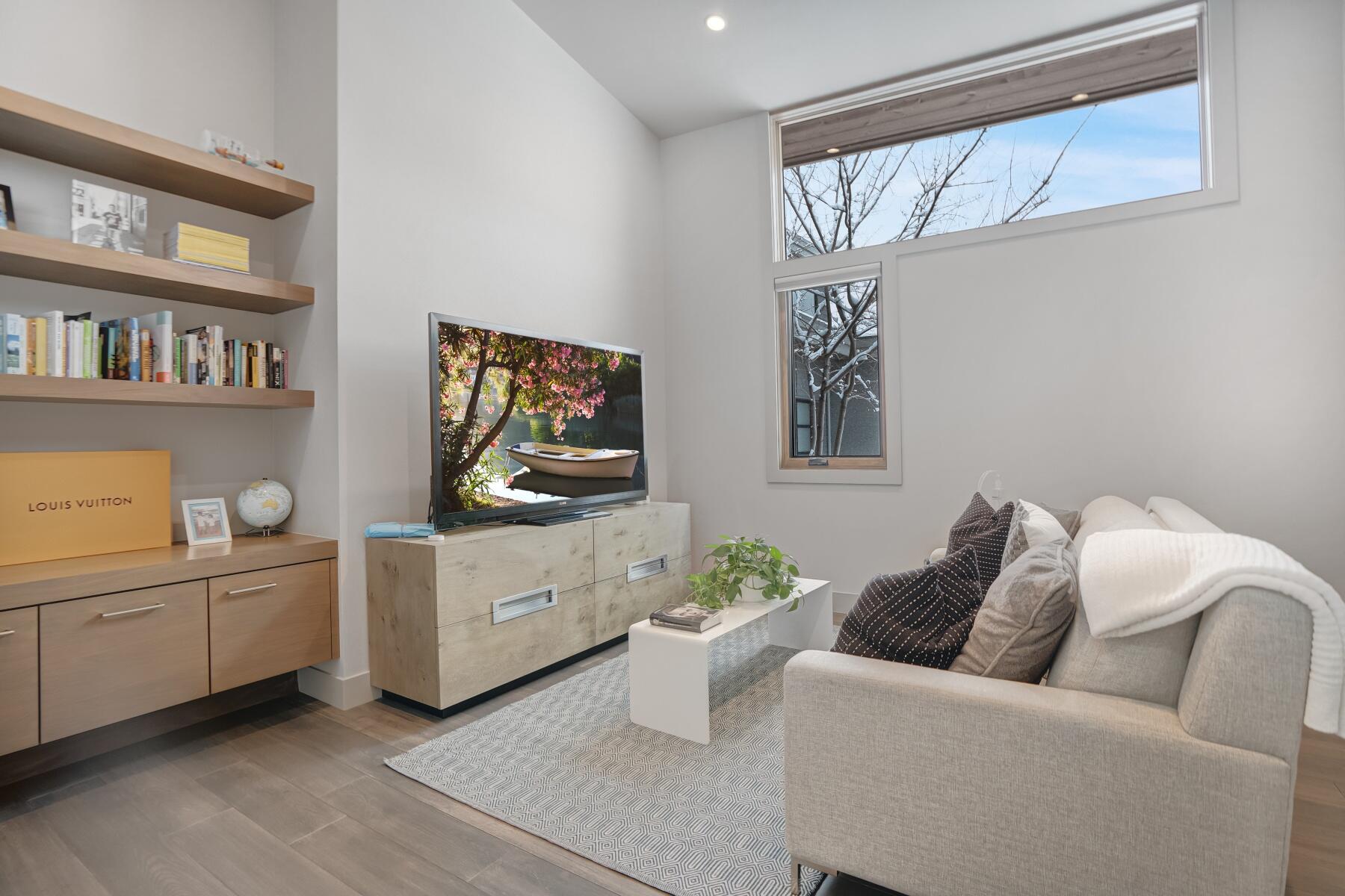 61747 Hosmer Lake Drive