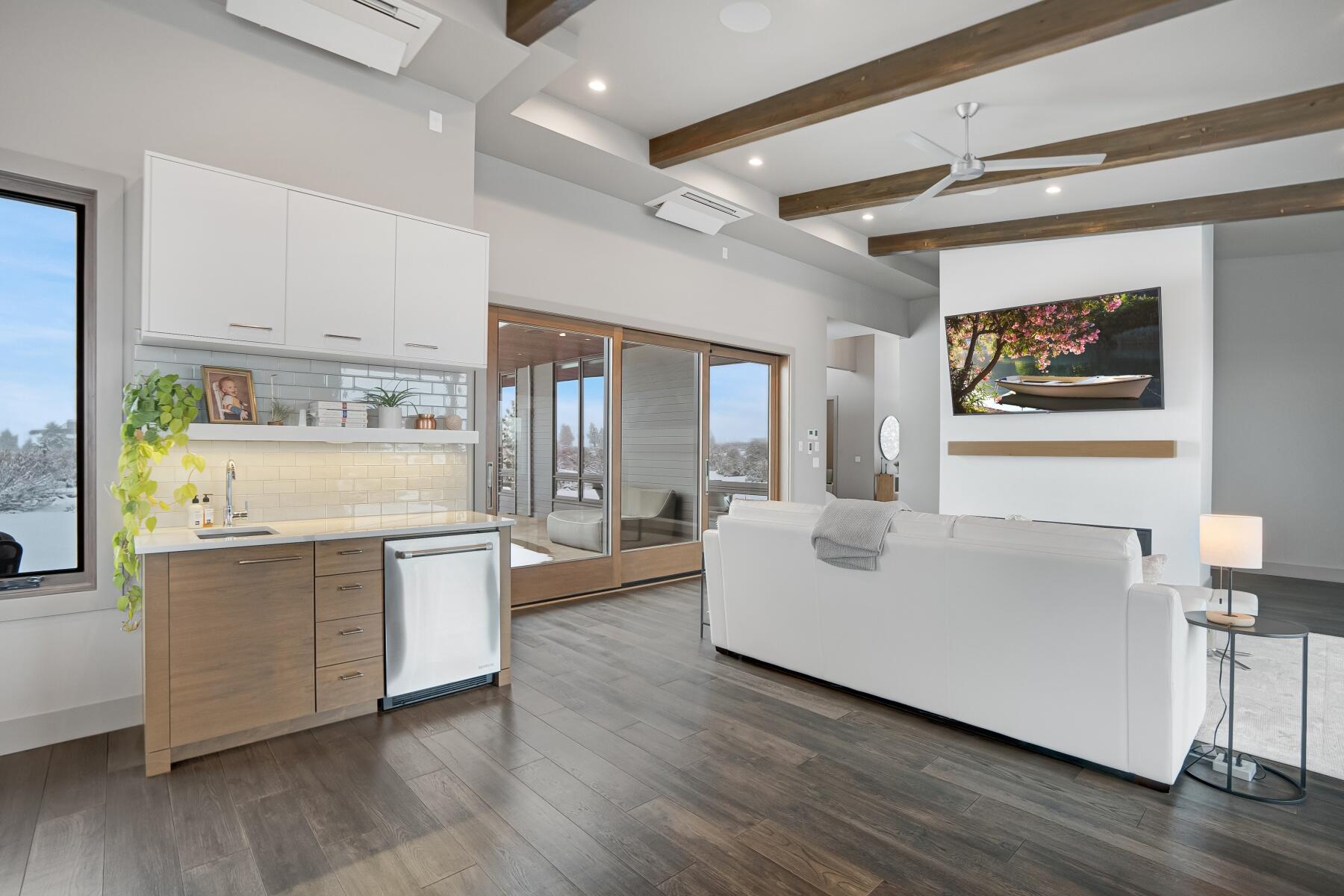 61747 Hosmer Lake Drive