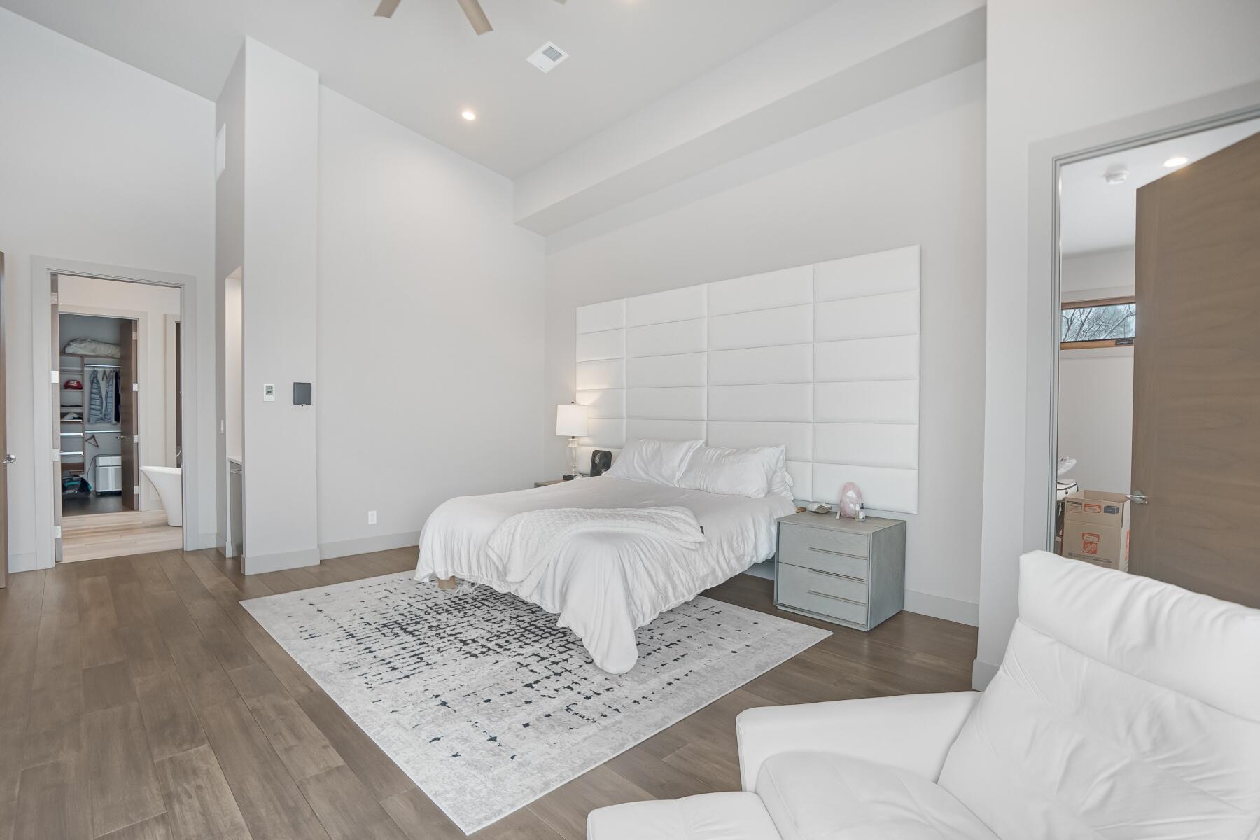 61747 Hosmer Lake Drive