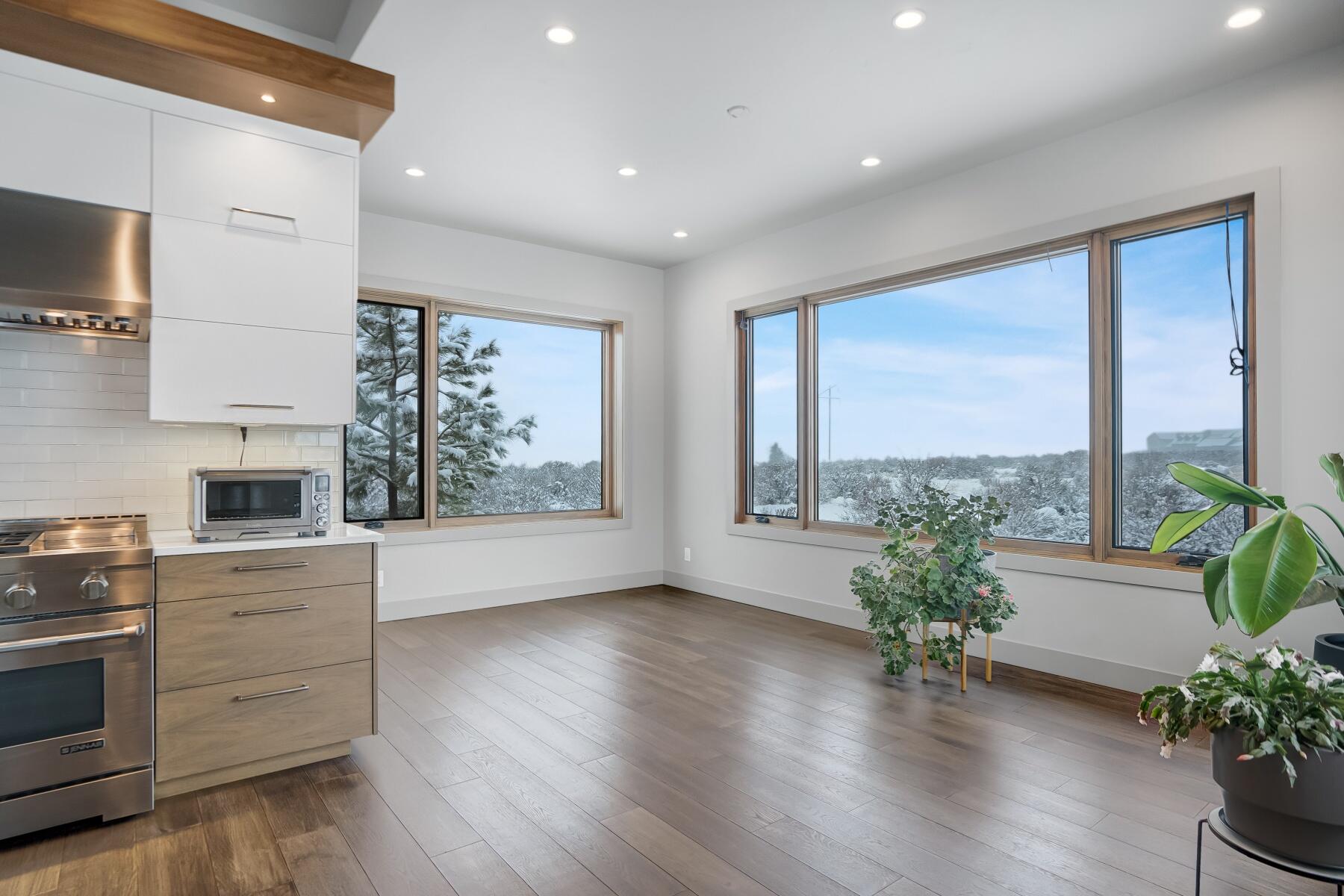 61747 Hosmer Lake Drive