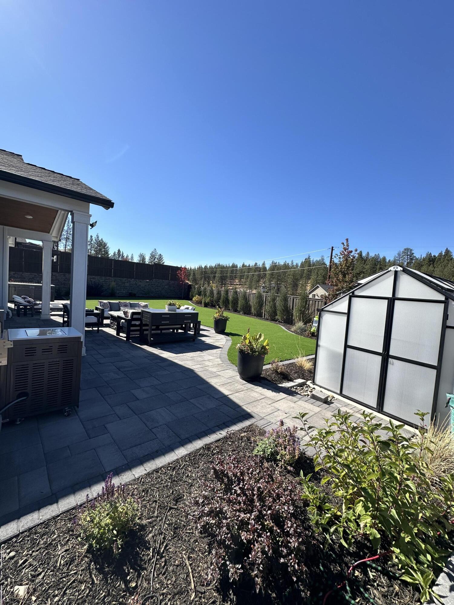 2077 NW Lobinie Court