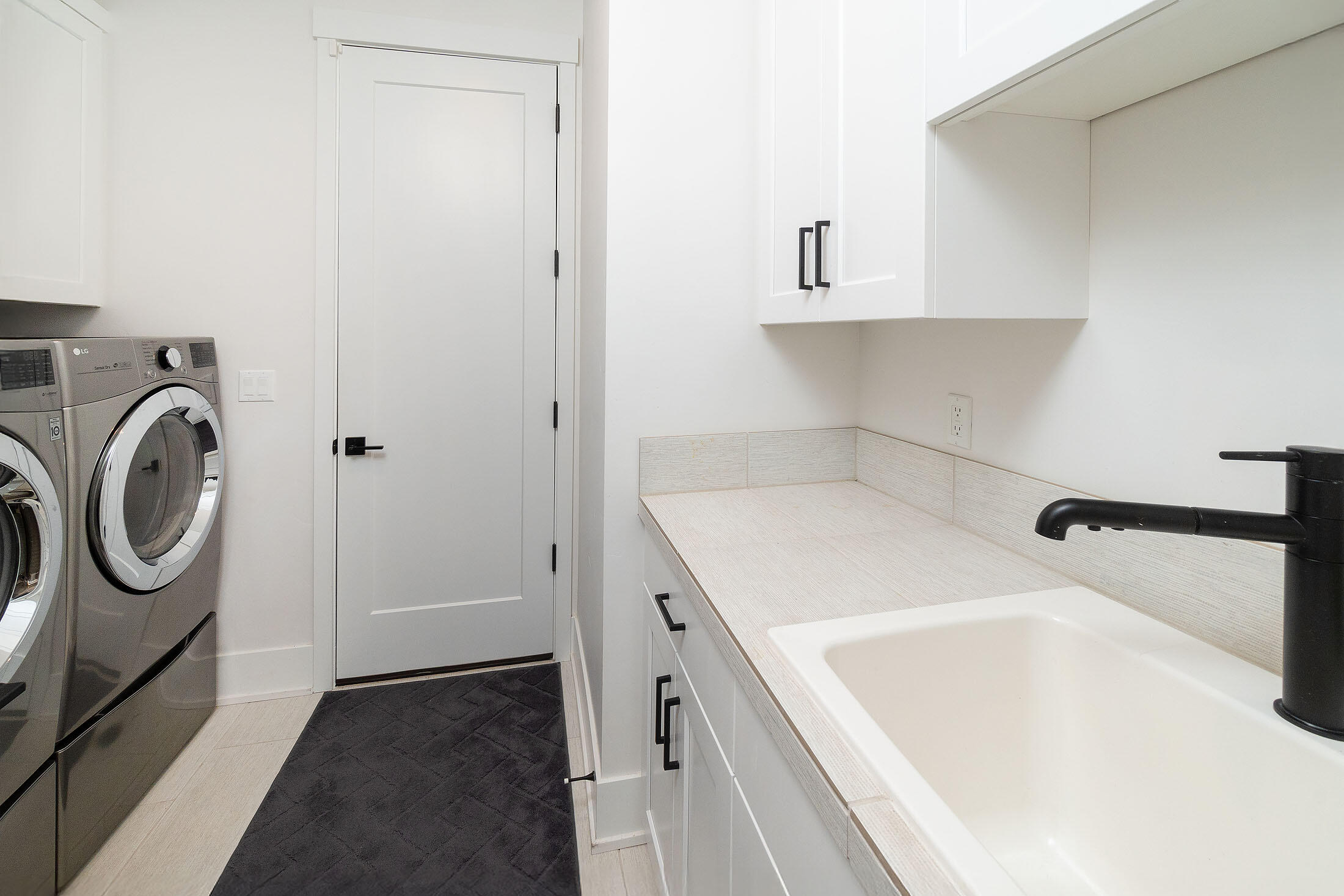 2077 NW Lobinie Court