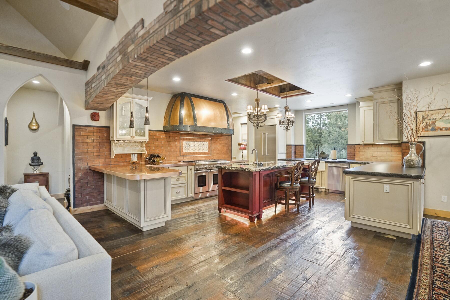 2667 NW Hilton Court