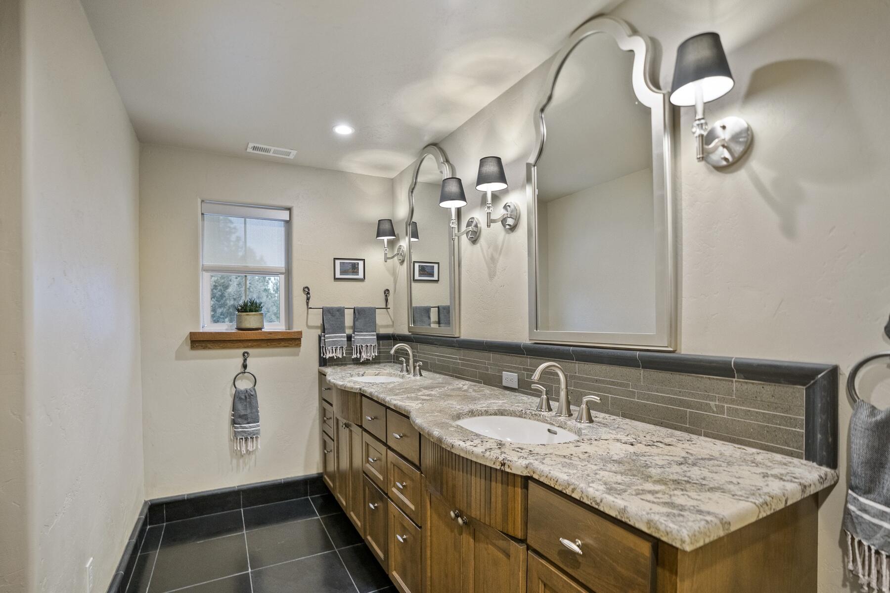 2667 NW Hilton Court