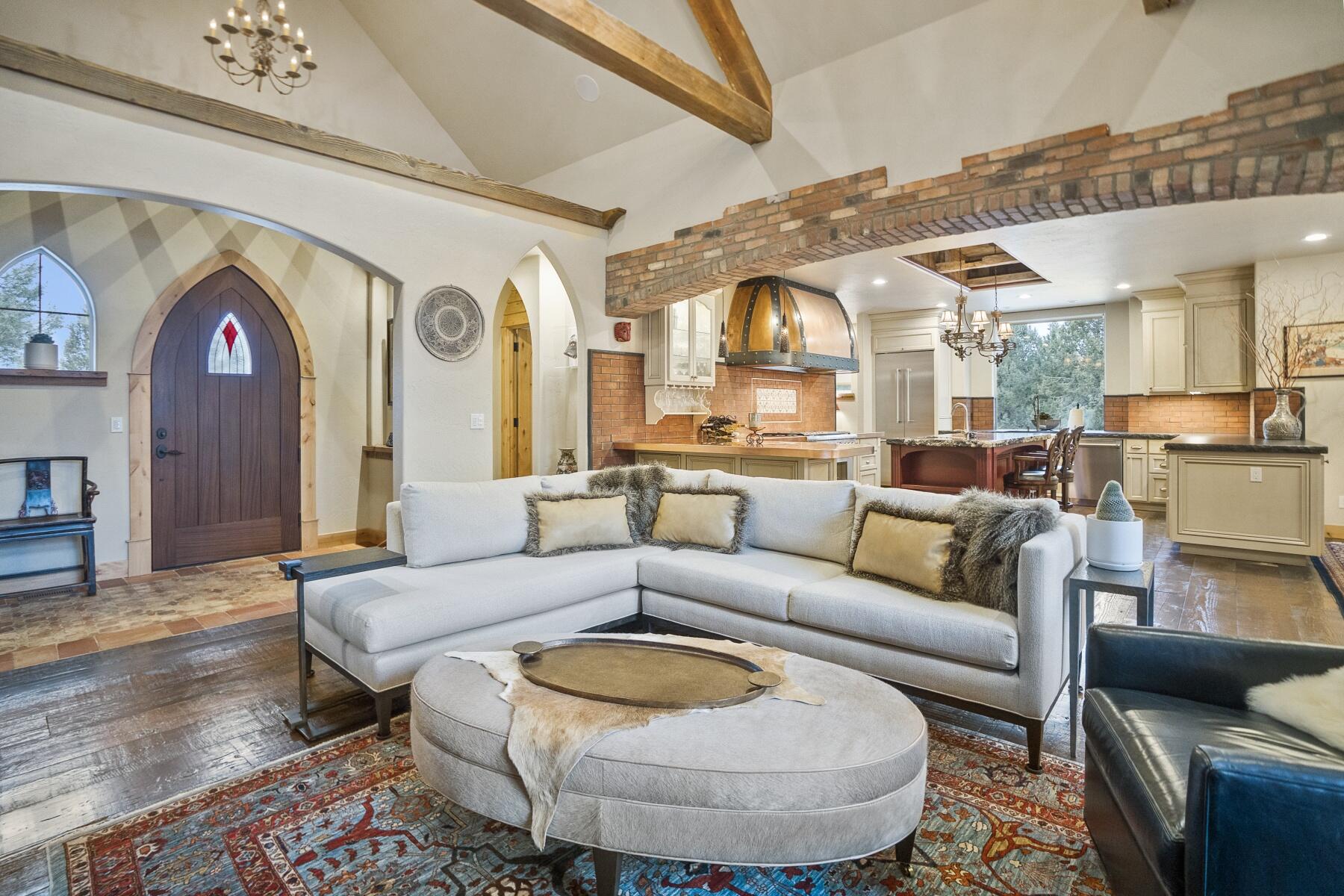 2667 NW Hilton Court