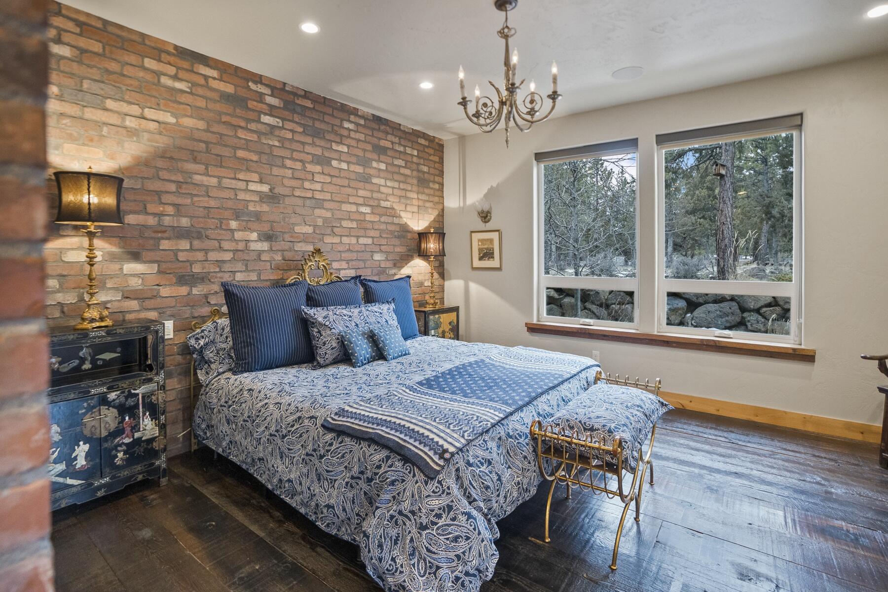 2667 NW Hilton Court