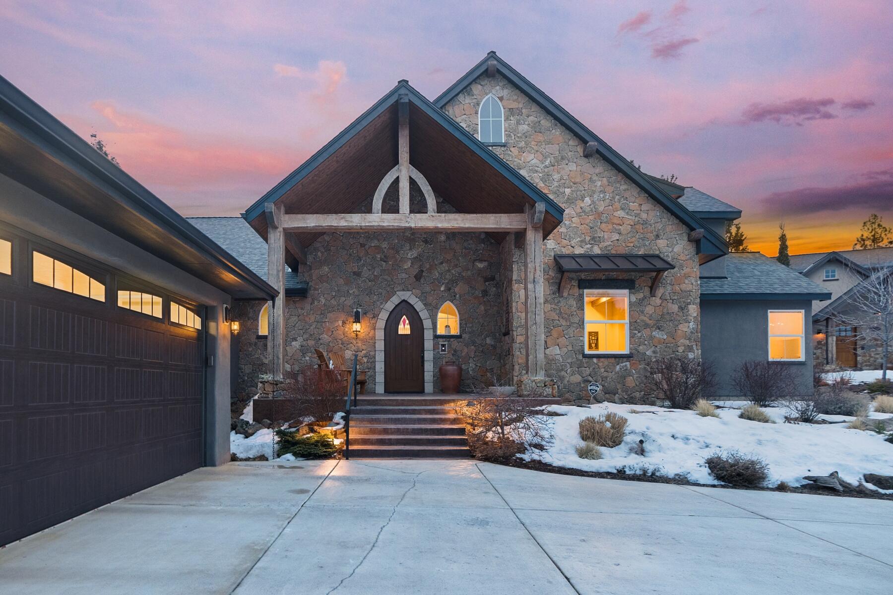 2667 NW Hilton Court