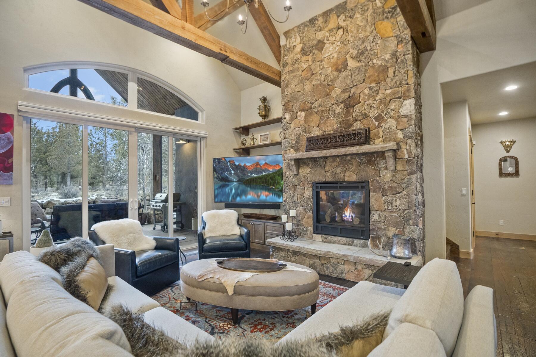 2667 NW Hilton Court