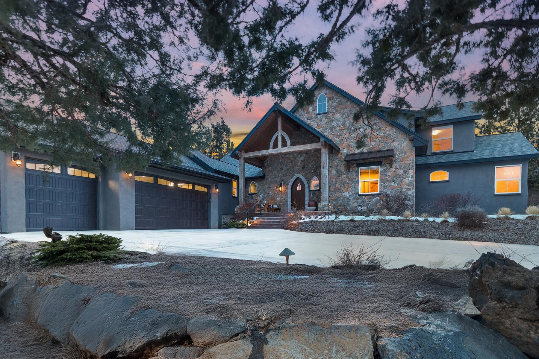 2667 NW Hilton Court