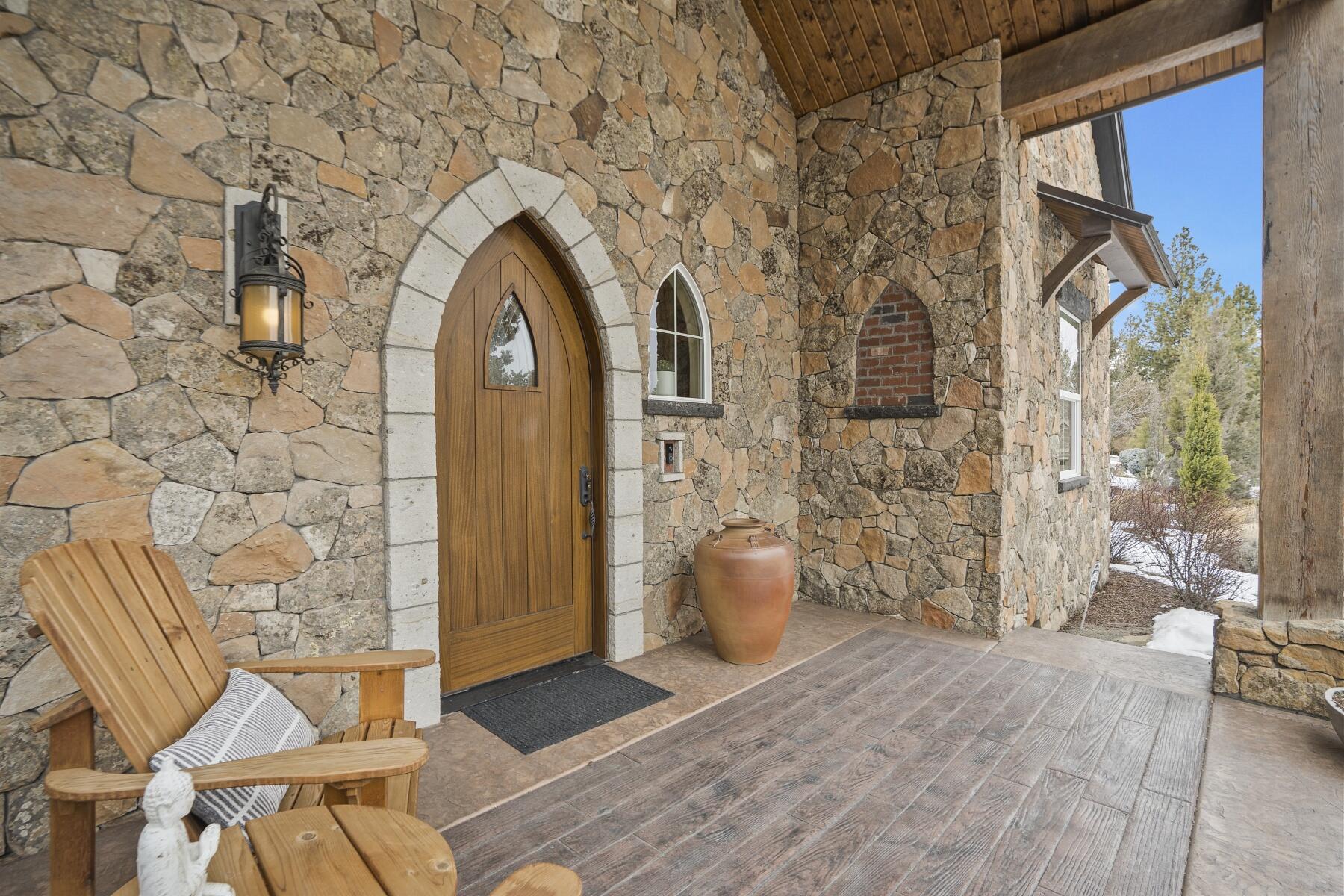 2667 NW Hilton Court