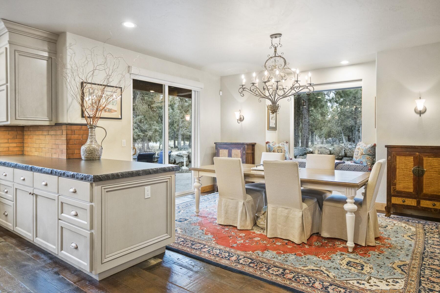 2667 NW Hilton Court