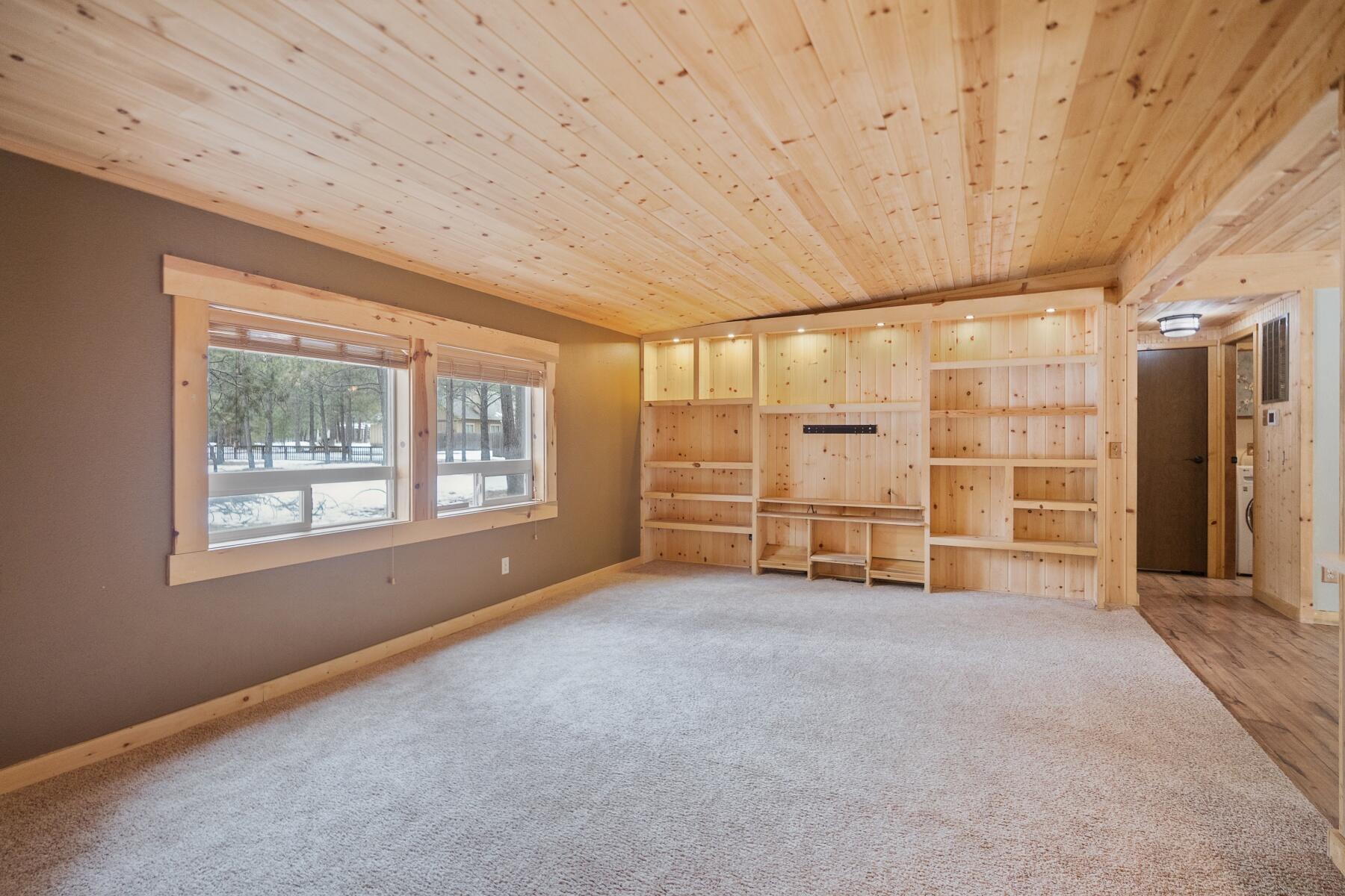 14736 Bluegrass Loop