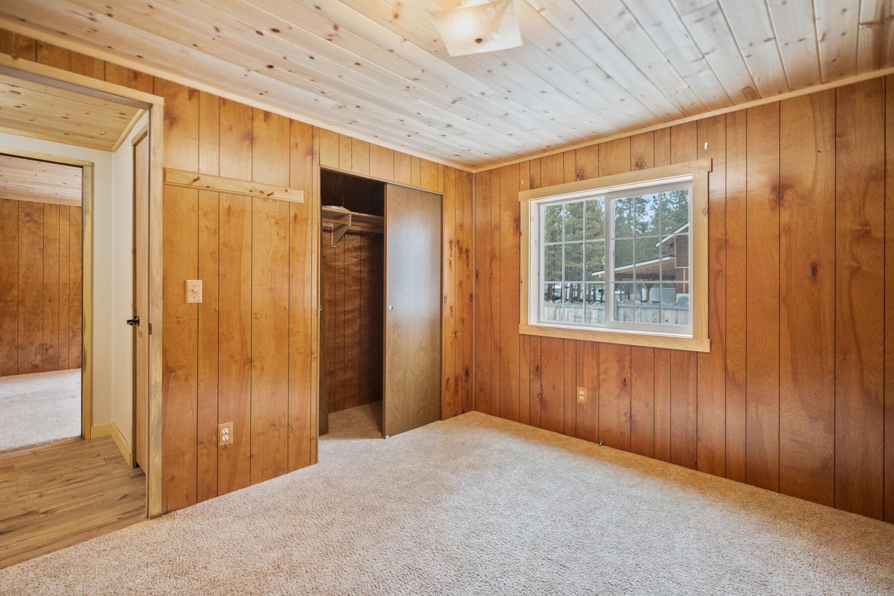 14736 Bluegrass Loop