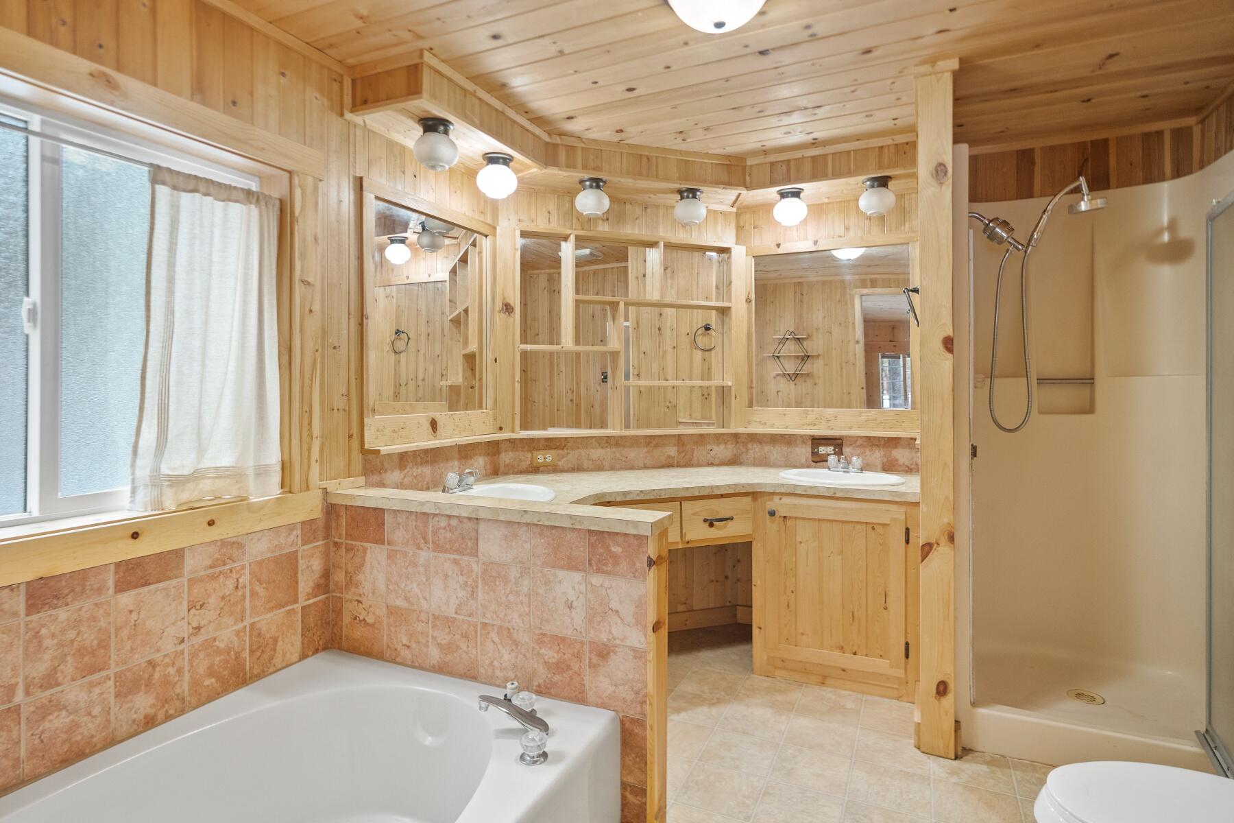 14736 Bluegrass Loop