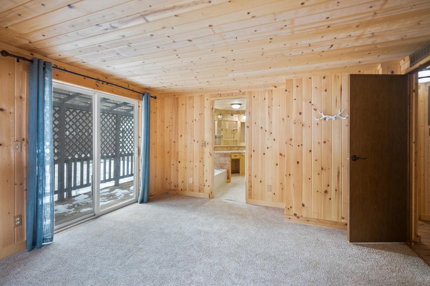 14736 Bluegrass Loop