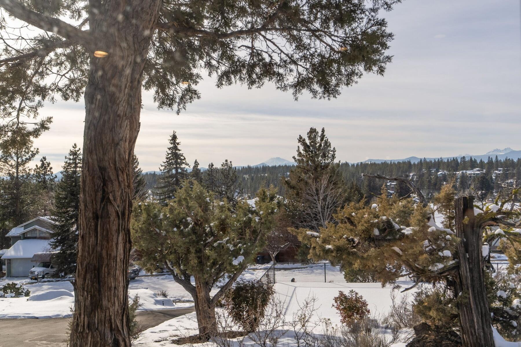 2868 NW Polarstar Avenue