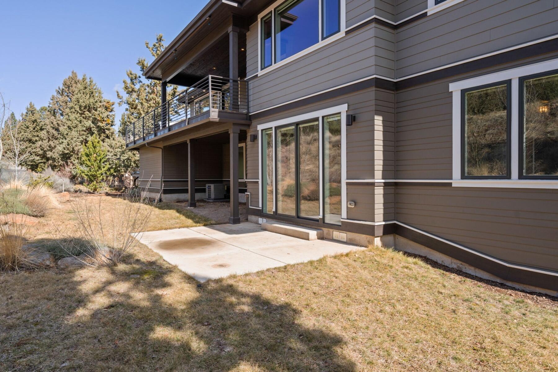 3334 NW Fairway Heights Drive