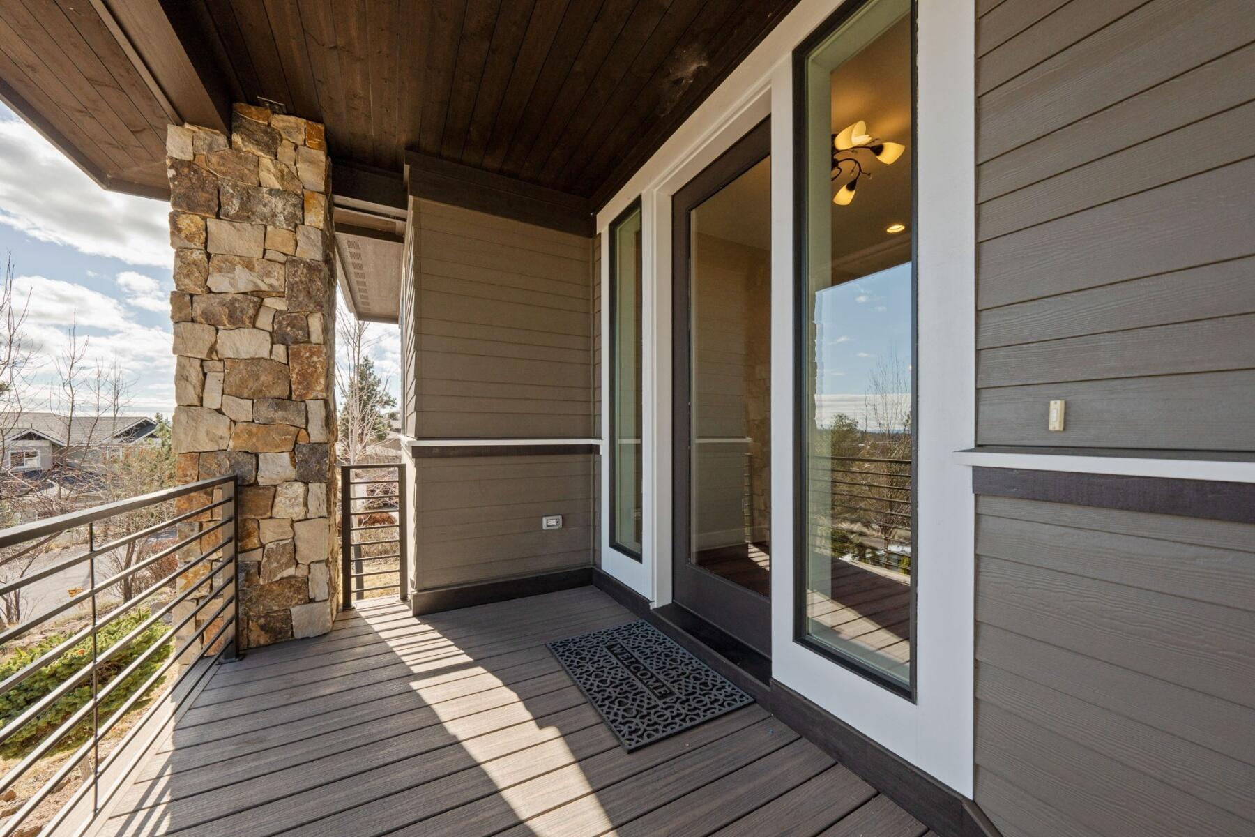 3334 NW Fairway Heights Drive