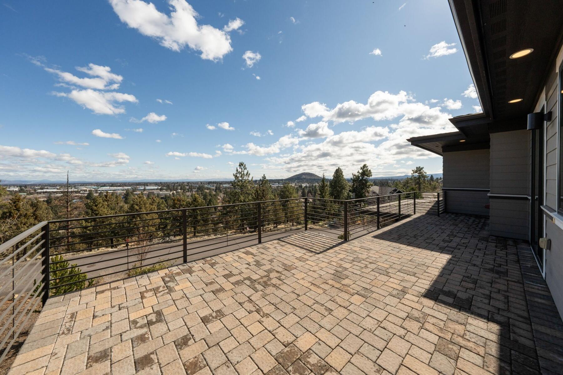 3334 NW Fairway Heights Drive