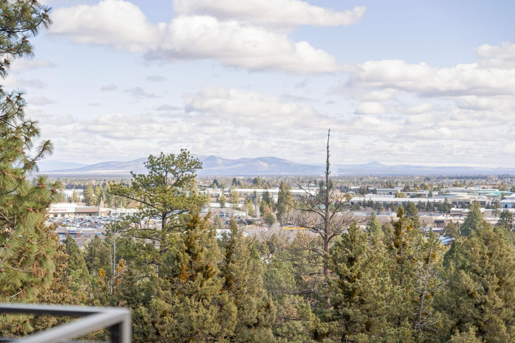 3334 NW Fairway Heights Drive